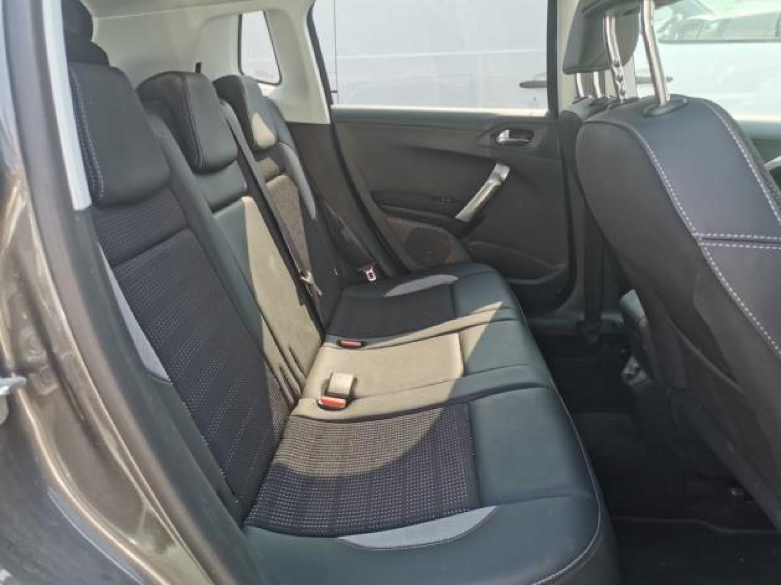 PEUGEOT - 2008 BUSINESS - #168586 - 5