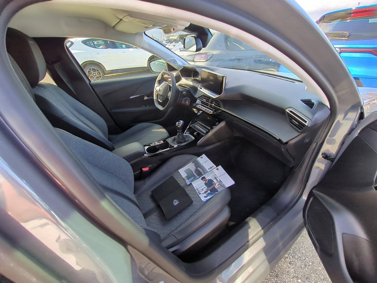 PEUGEOT - 208 - #627967 - 2