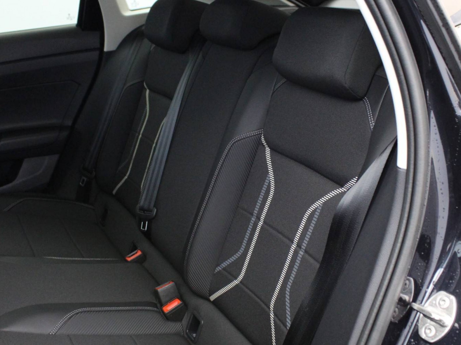 VOLKSWAGEN - TAIGO - #637441 - 5