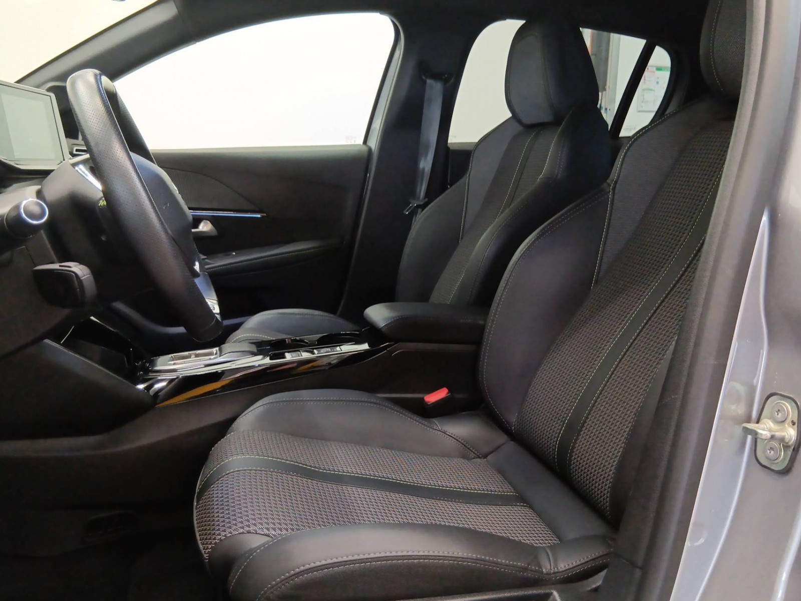 PEUGEOT - 208 ELECTRIQUE - #568738 - 7