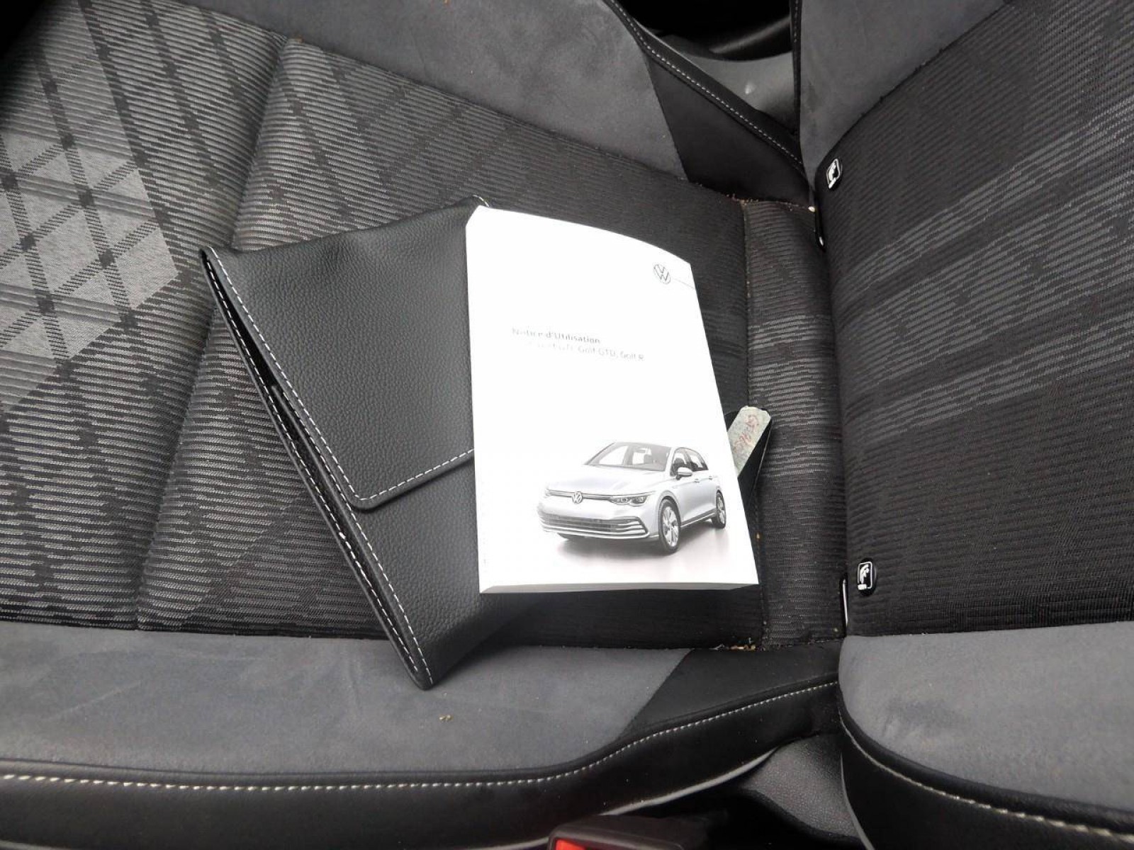 VOLKSWAGEN - GOLF - #654695 - 4