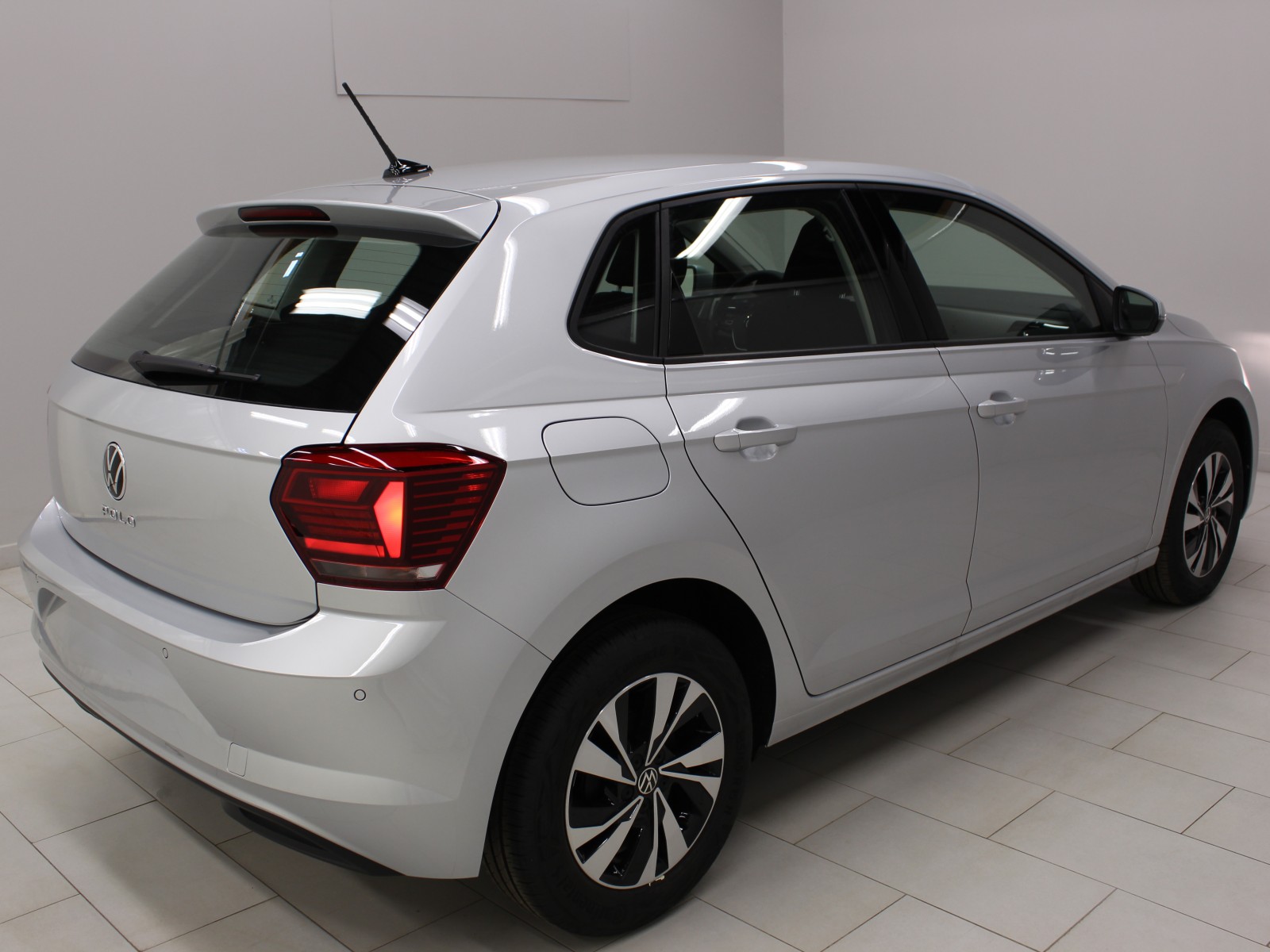 VOLKSWAGEN - POLO - #164970 - 1