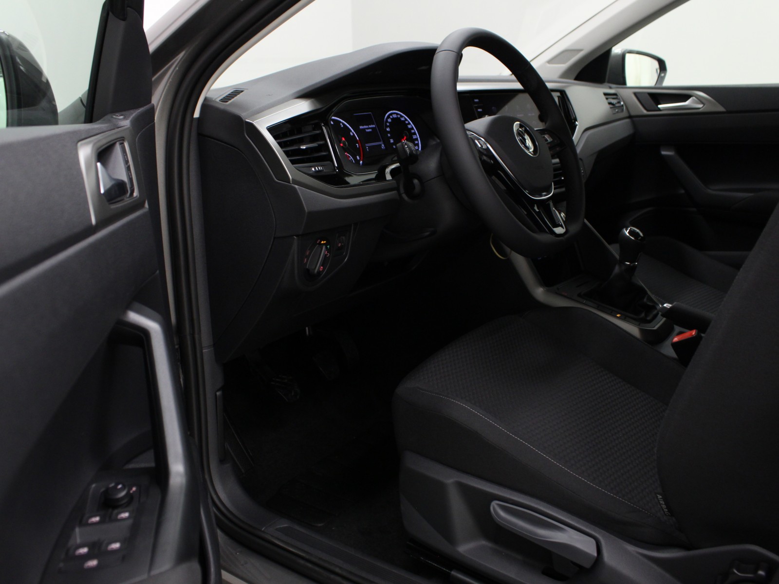 VOLKSWAGEN - POLO - #164970 - 3