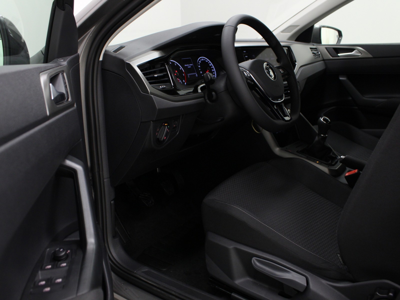 VOLKSWAGEN - POLO - #164964 - 3