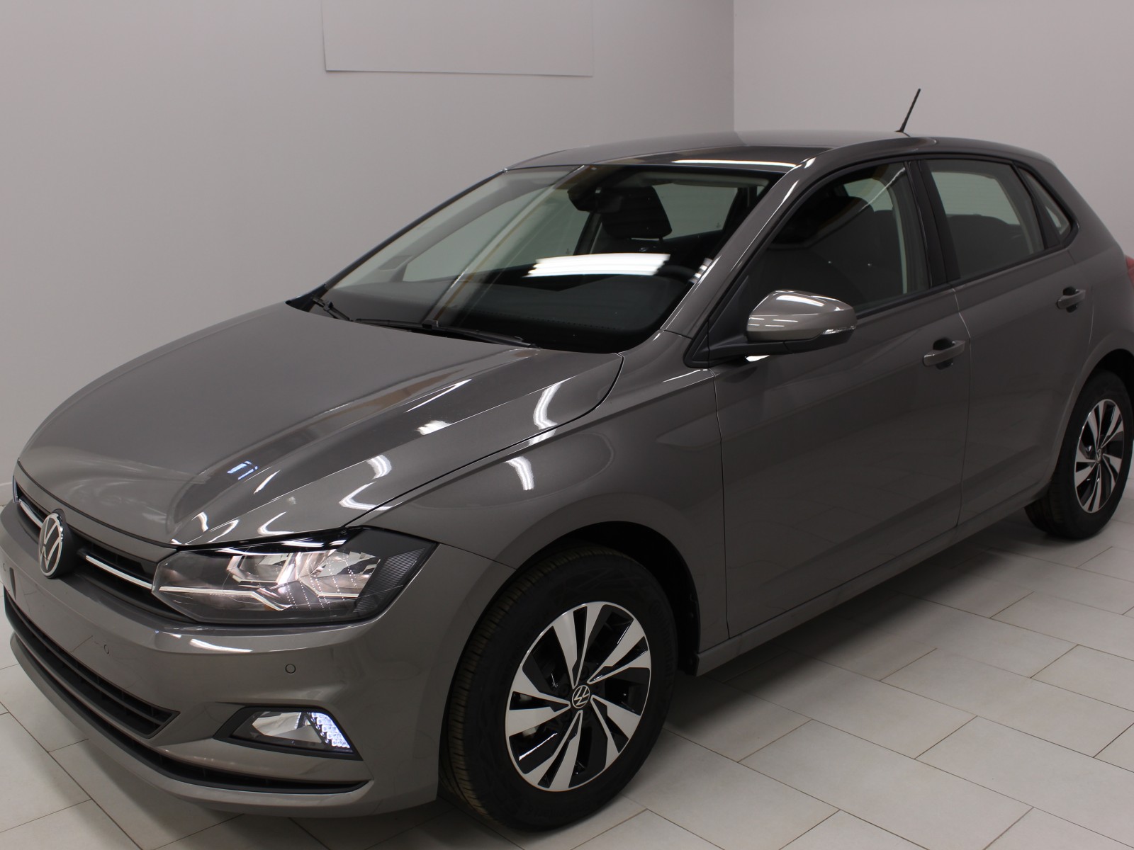 VOLKSWAGEN - POLO - #164984 - 0