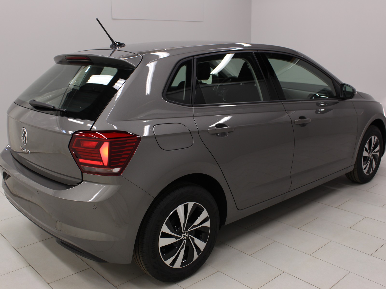 VOLKSWAGEN - POLO - #164984 - 1