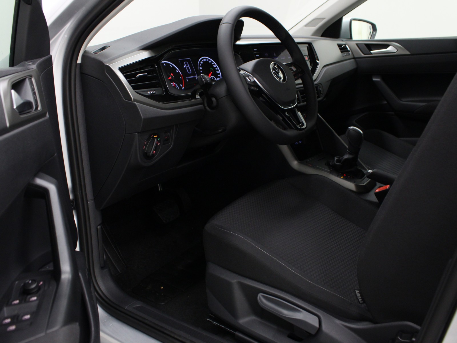 VOLKSWAGEN - POLO - #164984 - 3