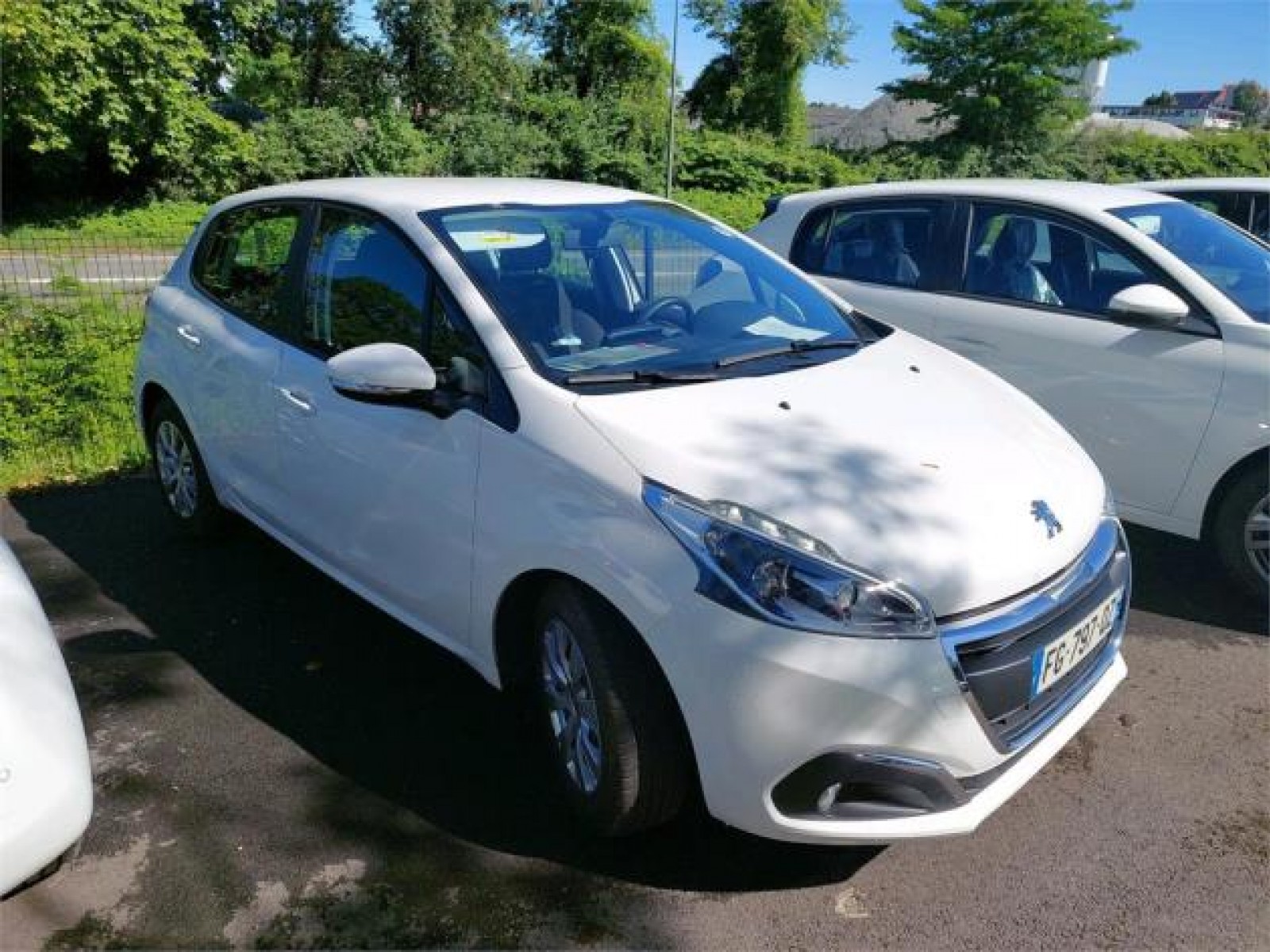 PEUGEOT - 208 BUSINESS - #172763 - 1
