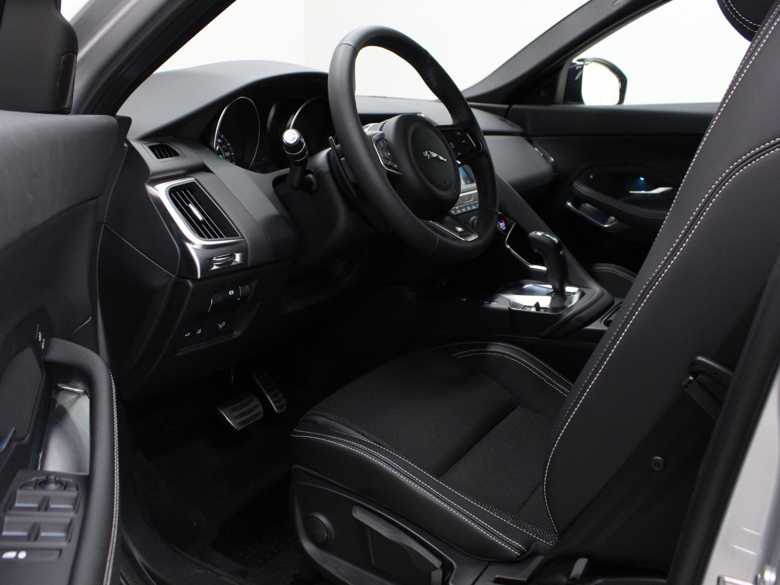 JAGUAR - E-PACE - #172733 - 3