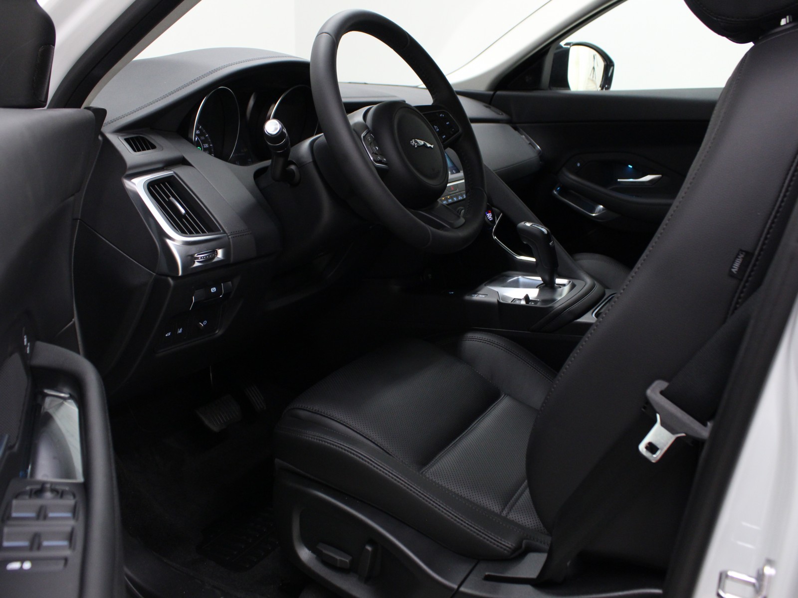 JAGUAR - E-PACE - #172751 - 3