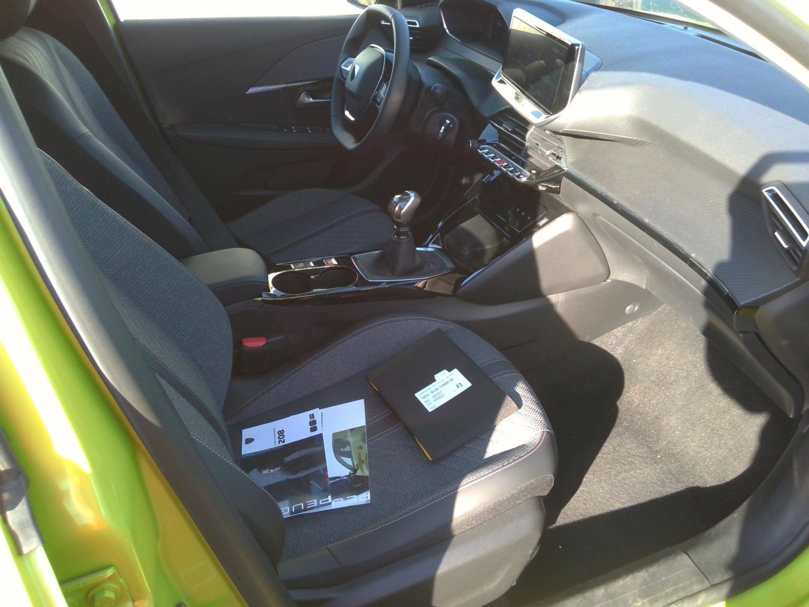 PEUGEOT - 208 - #665058 - 2