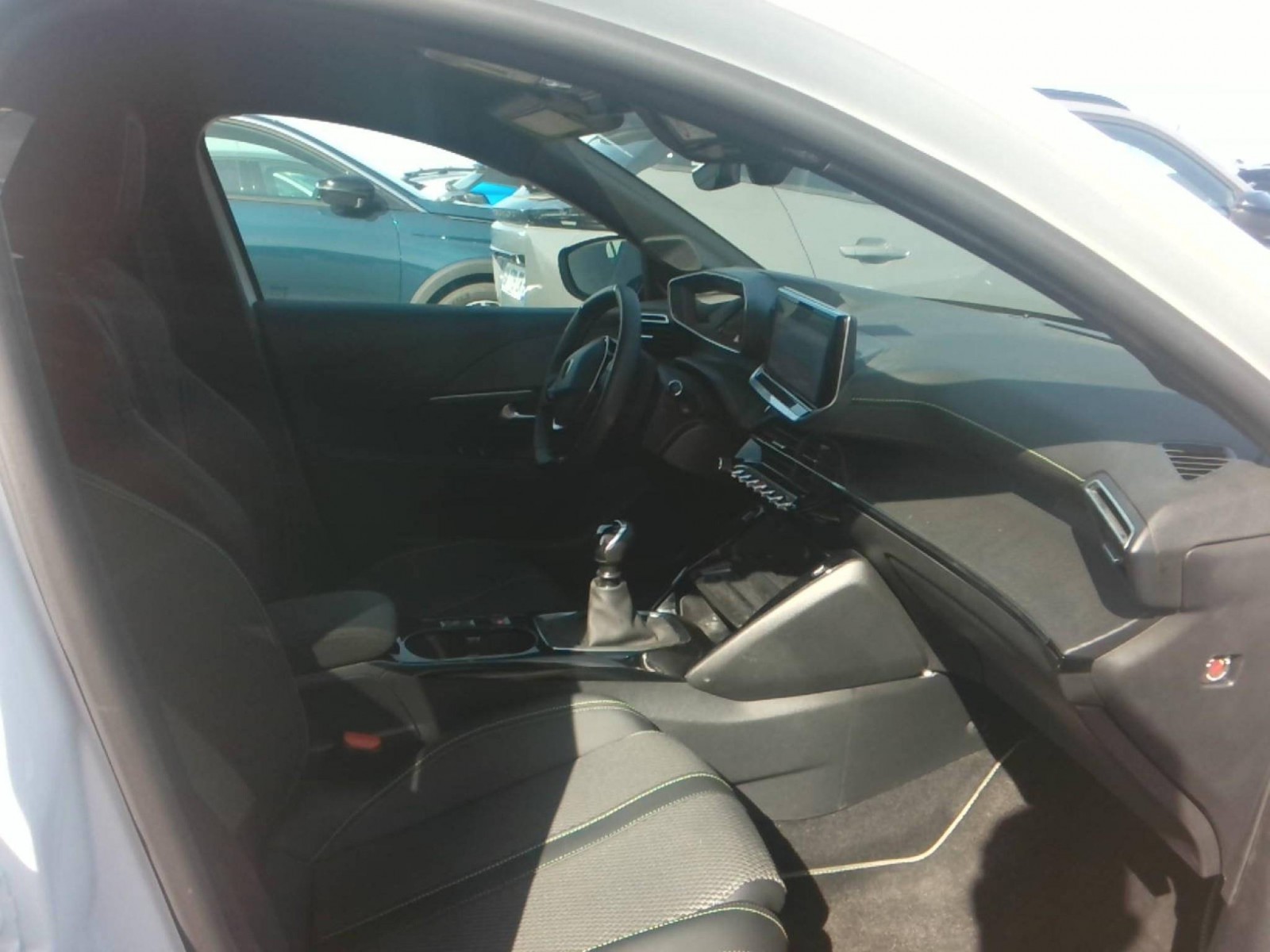 PEUGEOT - 208 - #665065 - 2