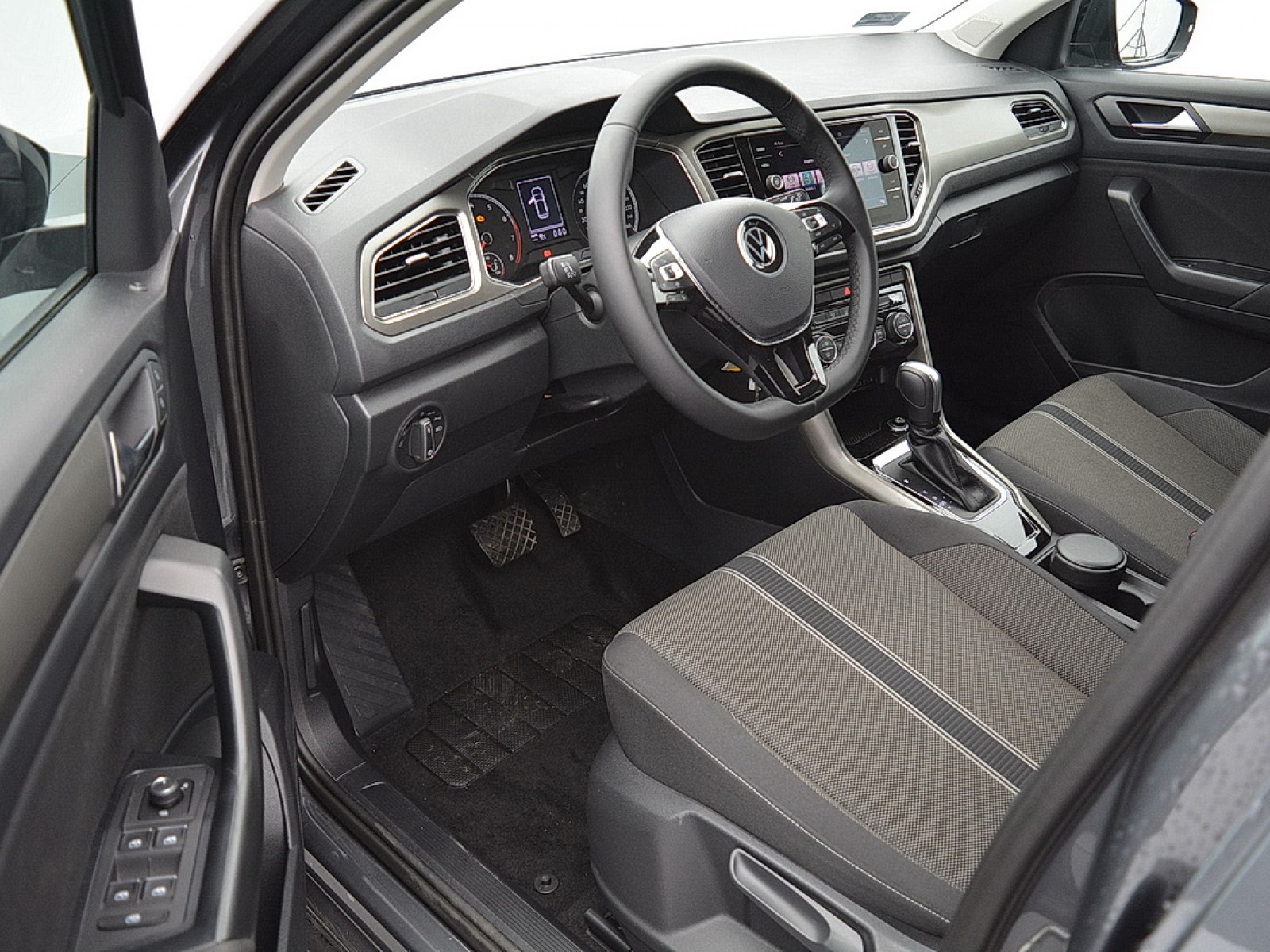 VOLKSWAGEN - T-ROC - #165201 - 3
