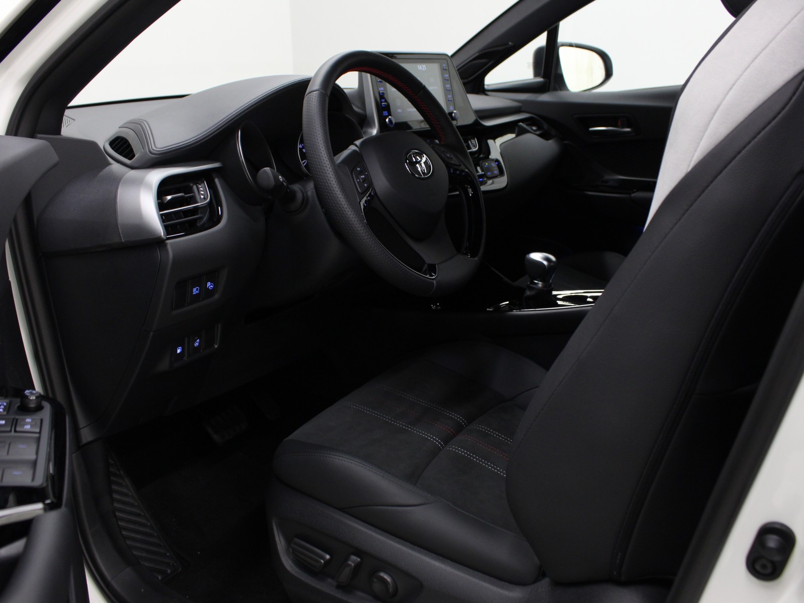 TOYOTA - C-HR HYBRIDE MY20 - #169101 - 3