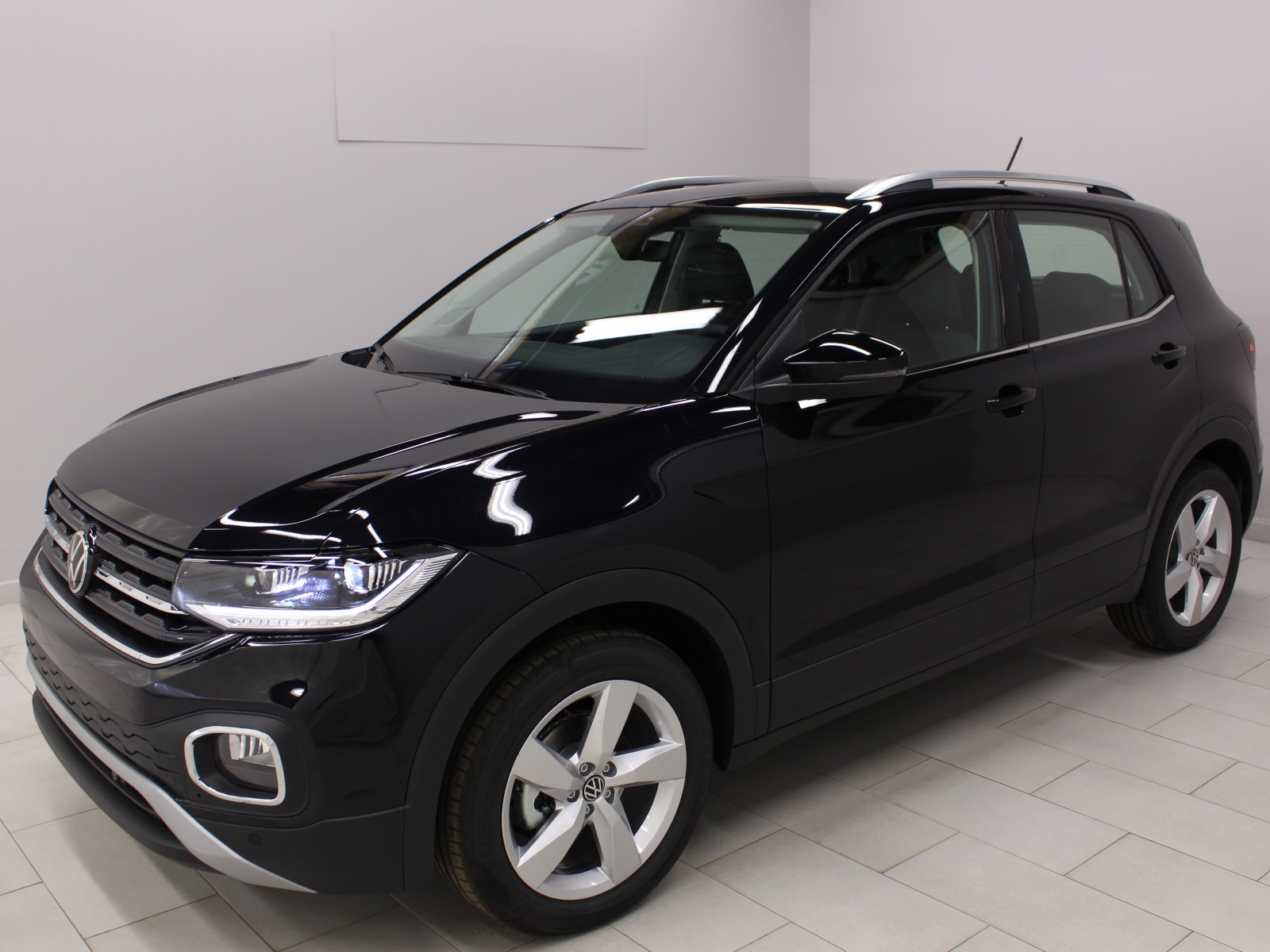 VOLKSWAGEN - T-CROSS - #170343 - 0