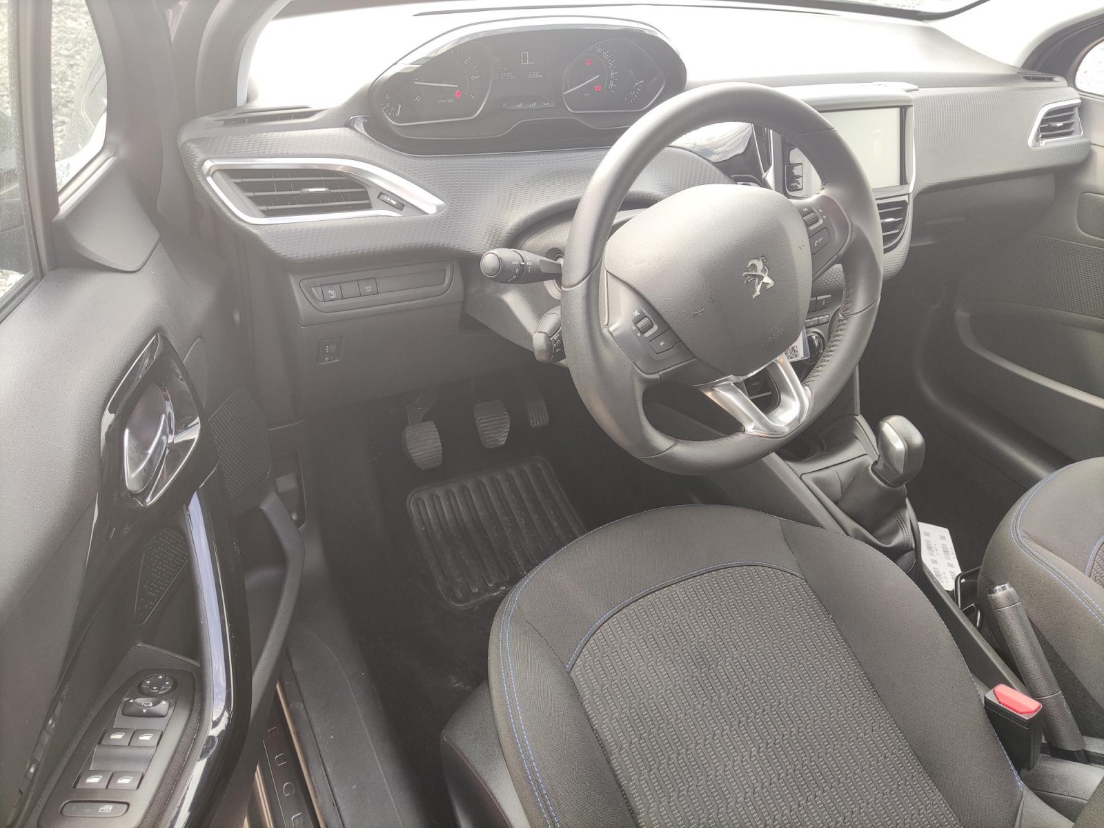 PEUGEOT - 208 - #173527 - 5