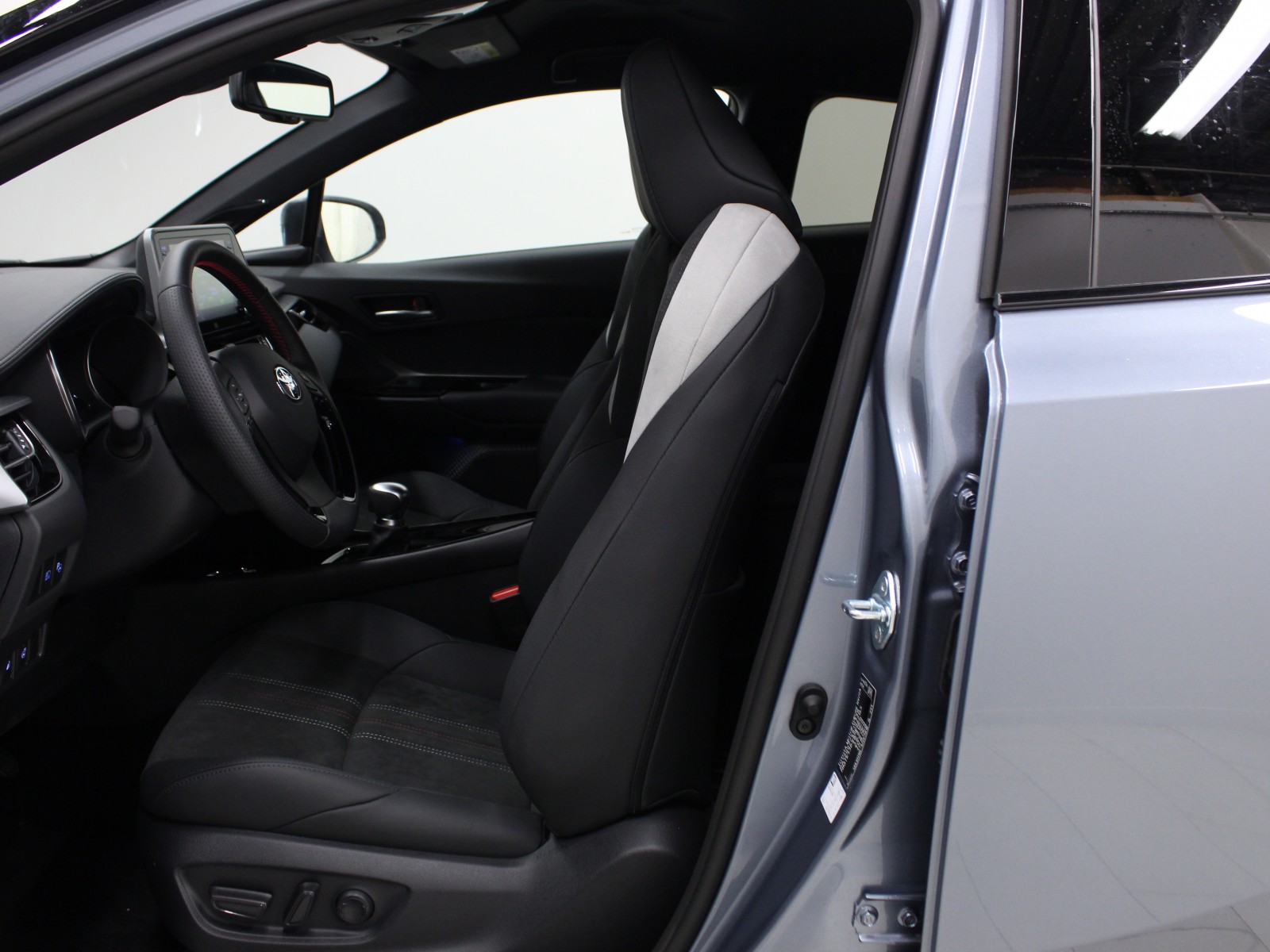 TOYOTA - C-HR HYBRIDE MY20 - #169111 - 14