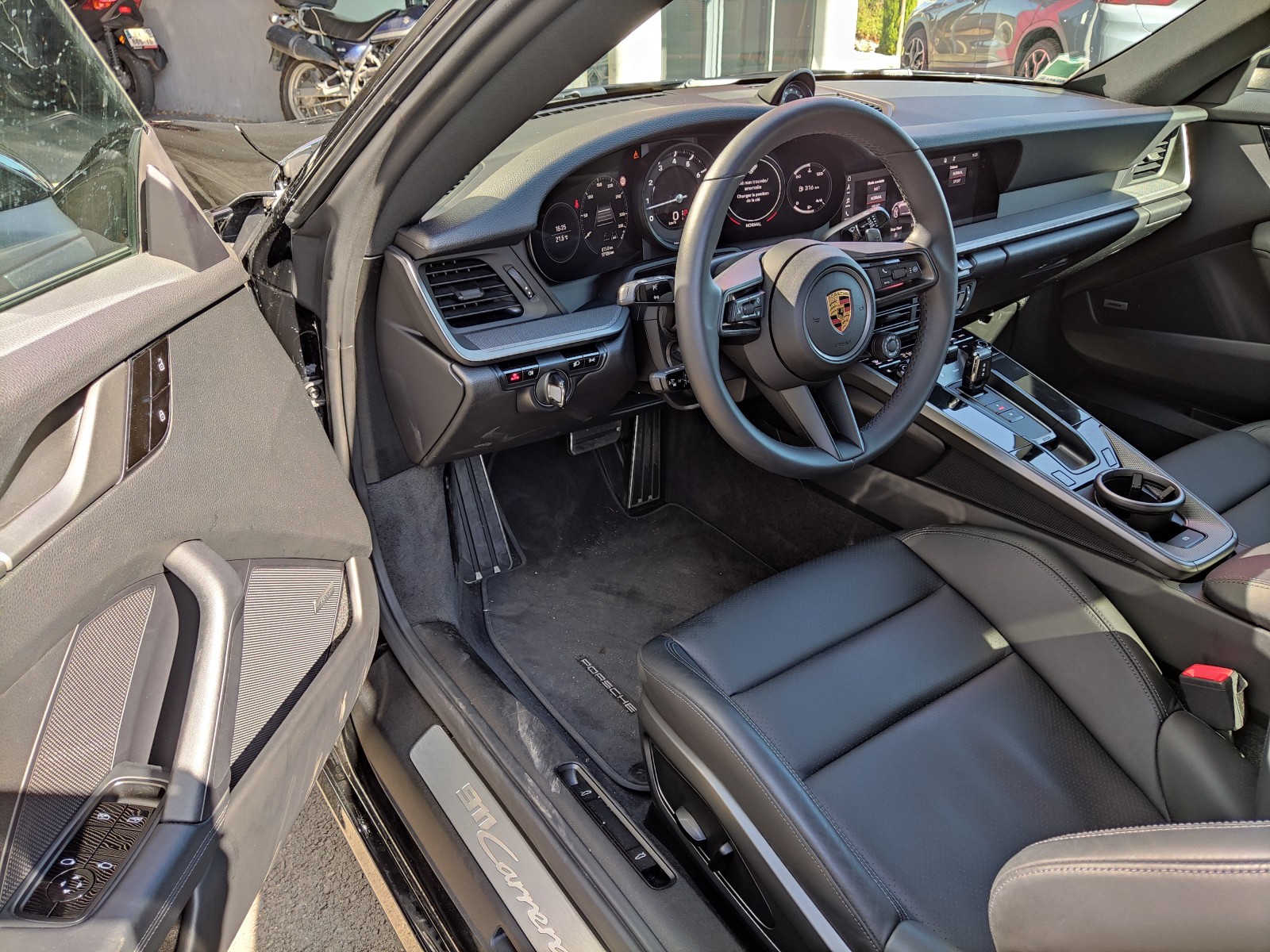 PORSCHE - 911 CARRERA COUPE 992 - #174170 - 5
