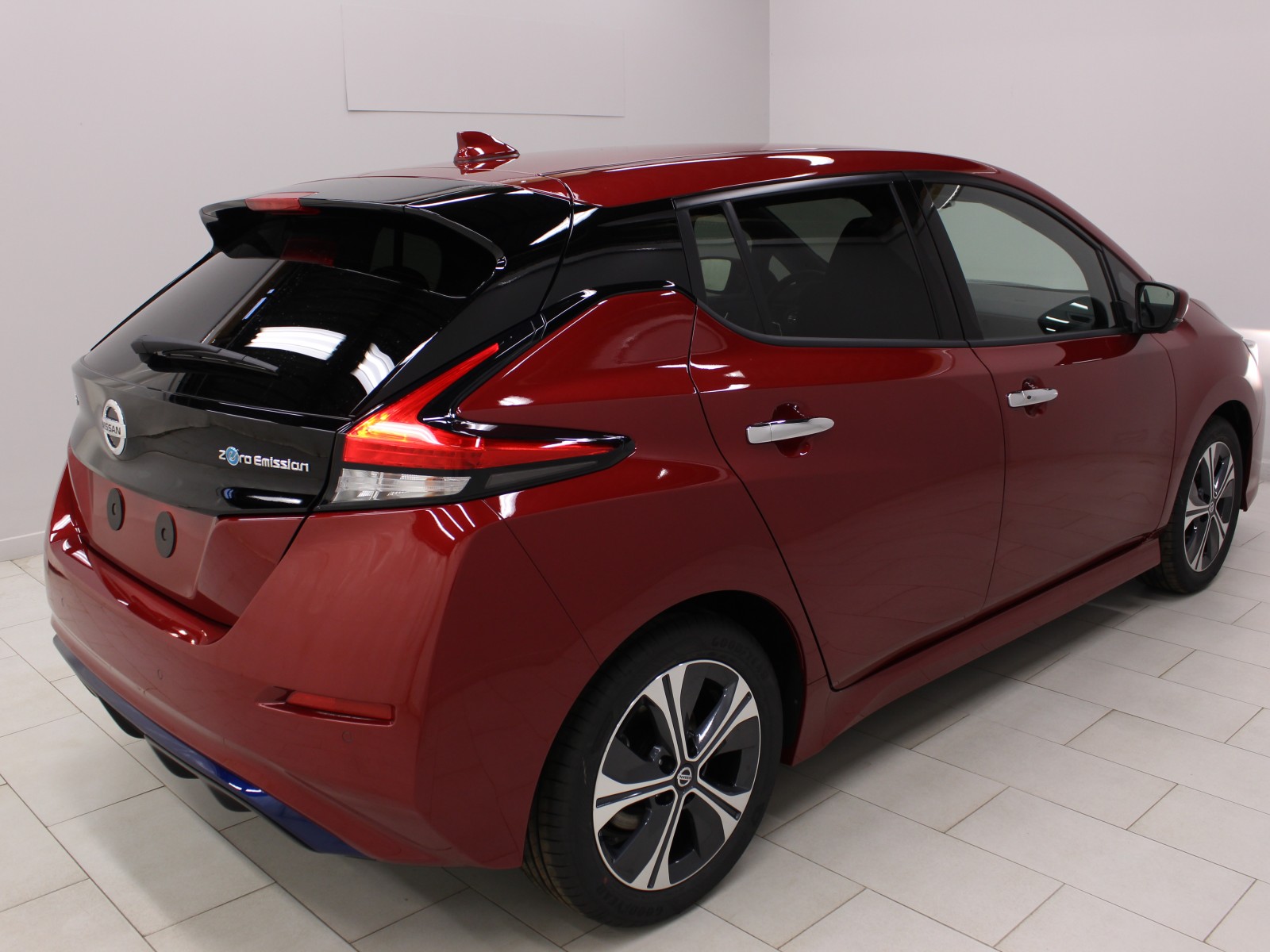 NISSAN - LEAF 2021.5 - #174198 - 1