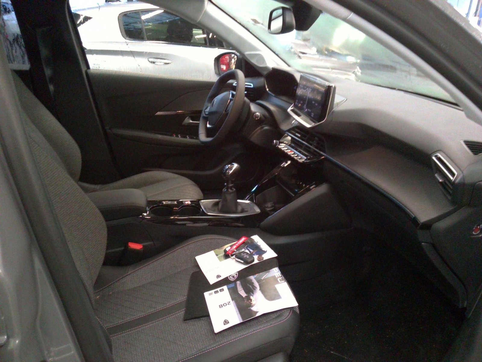 PEUGEOT - 208 - #665063 - 2