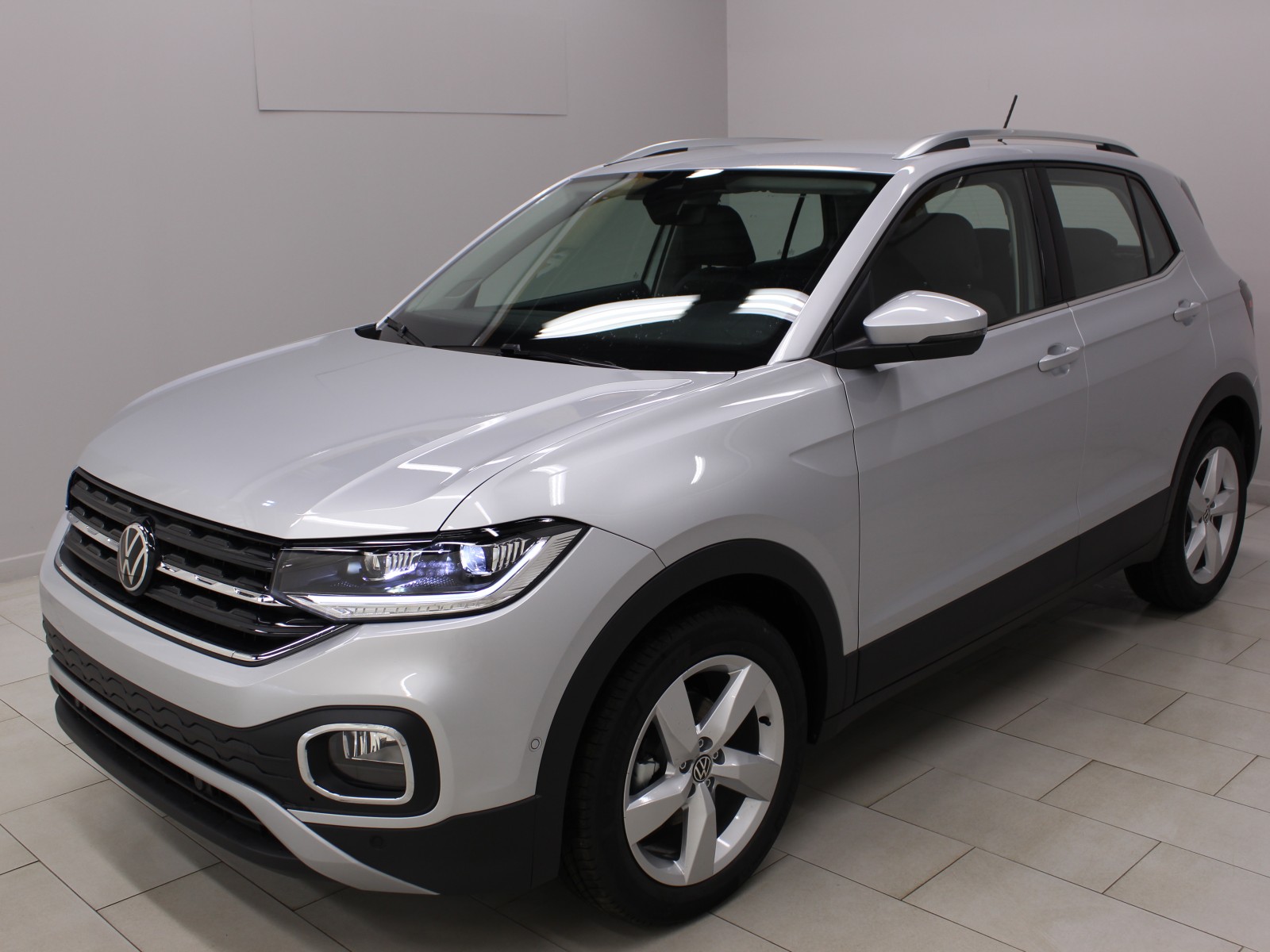 VOLKSWAGEN - T-CROSS - #170345 - 0
