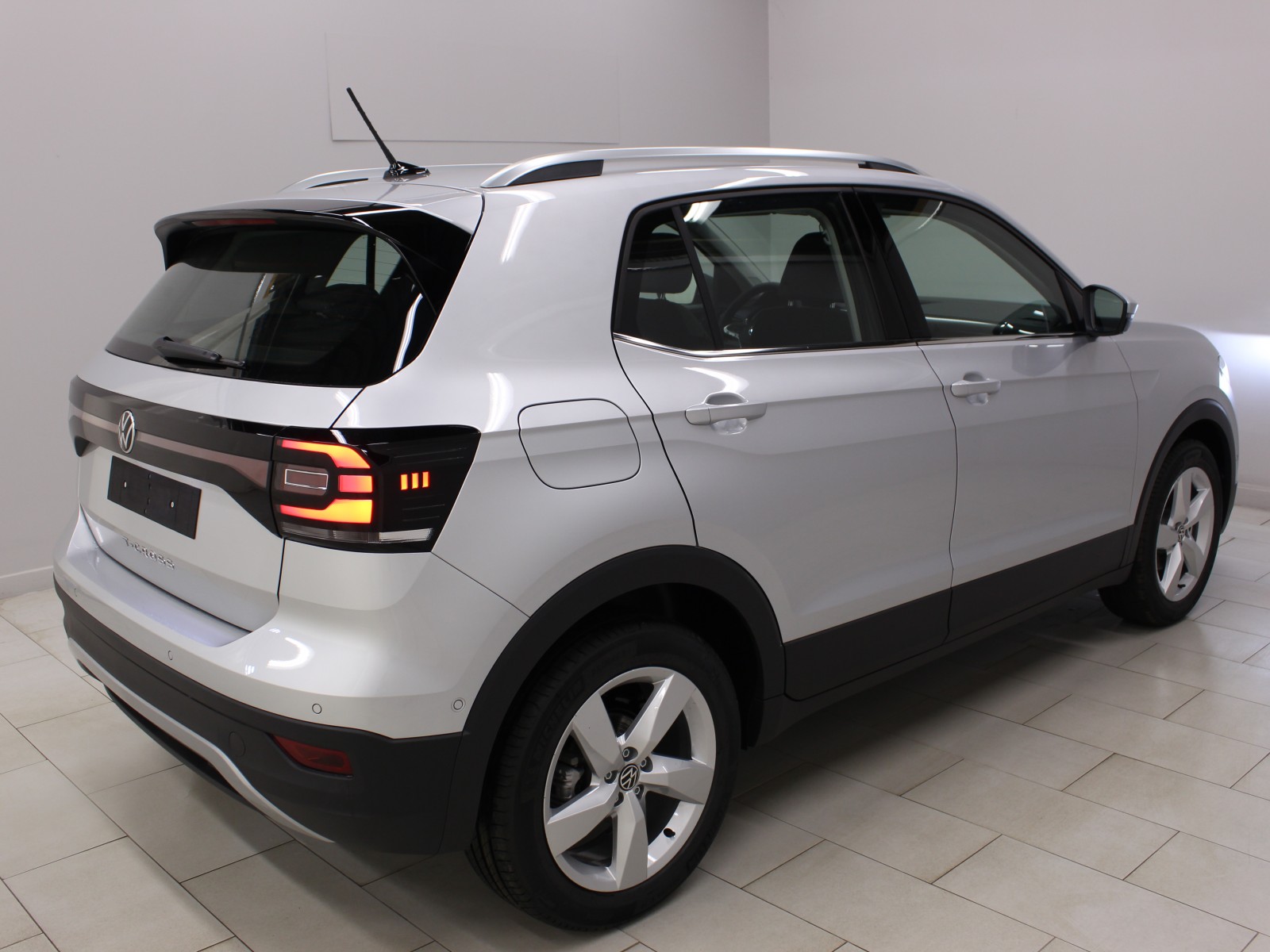 VOLKSWAGEN - T-CROSS - #170345 - 1