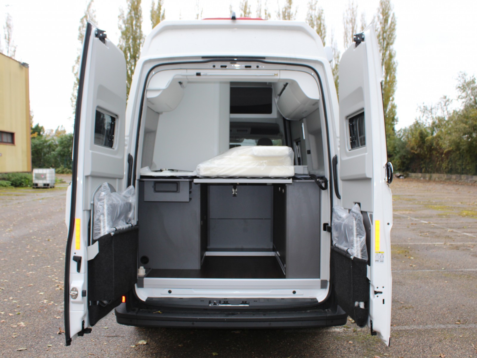 VOLKSWAGEN - GRAND CALIFORNIA - #174913 - 3