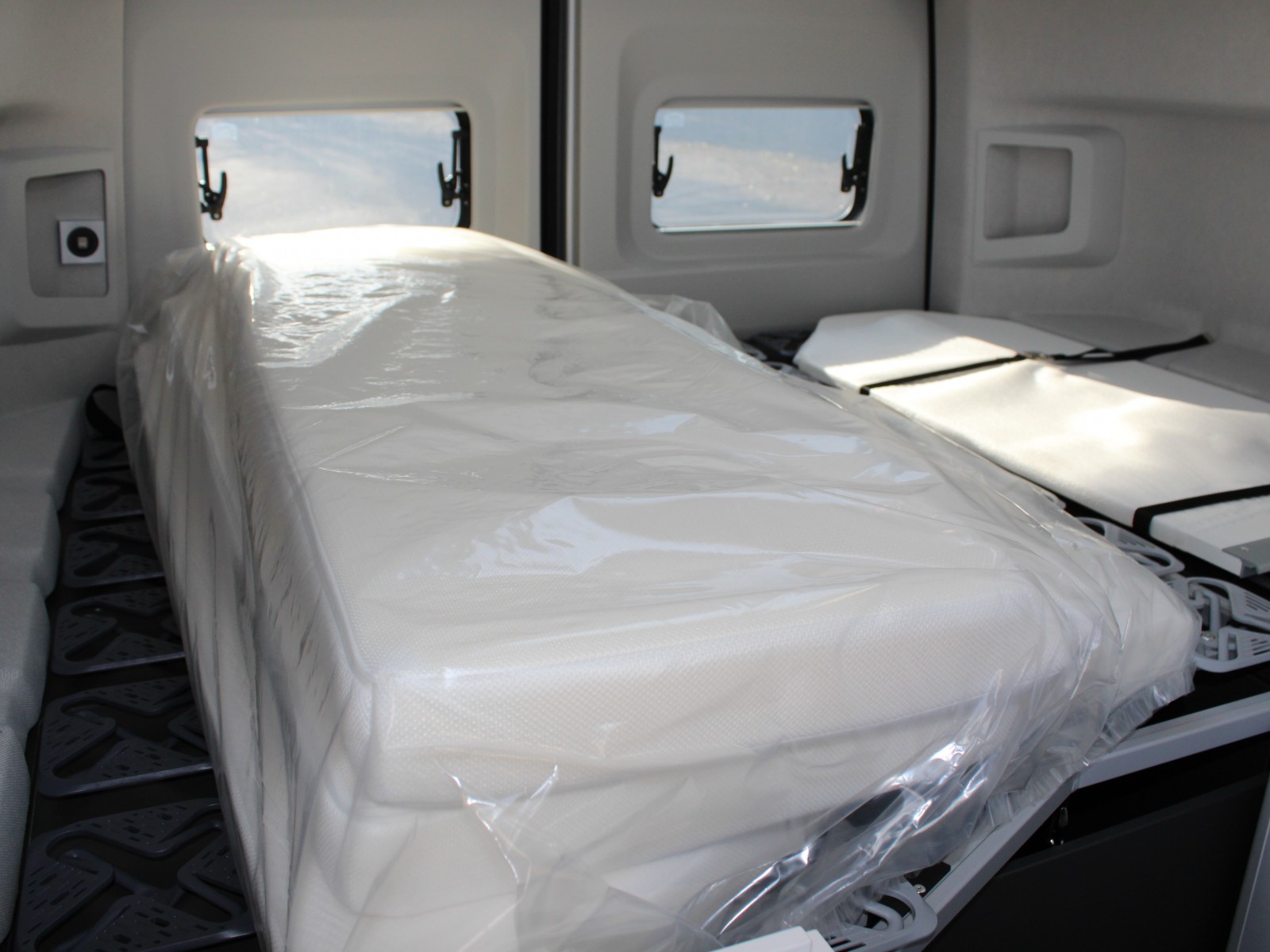 VOLKSWAGEN - GRAND CALIFORNIA - #174913 - 7