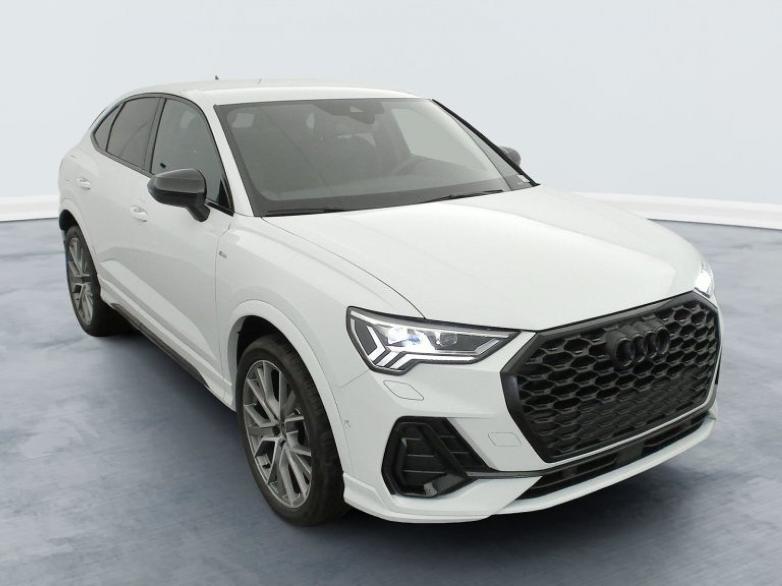 AUDI - Q3 Sportback - #673146 - 1