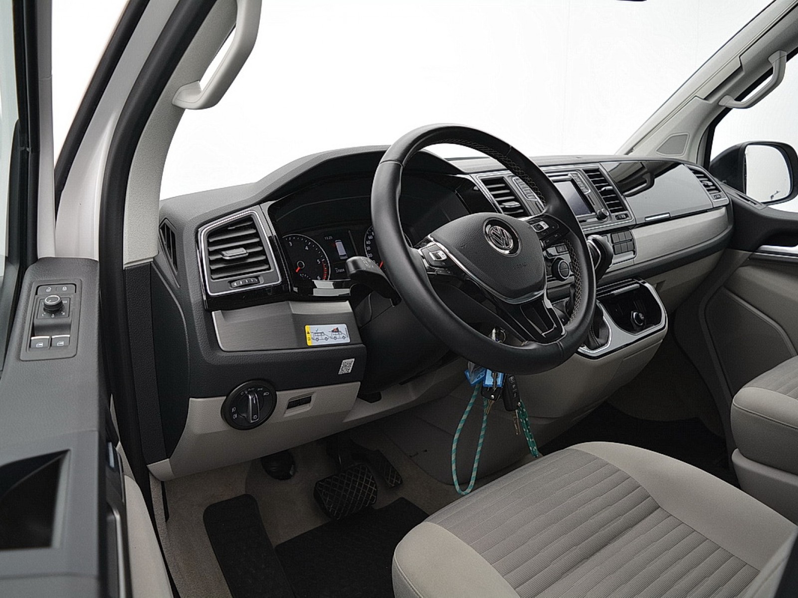 VOLKSWAGEN - CALIFORNIA 6.1 - #175290 - 3