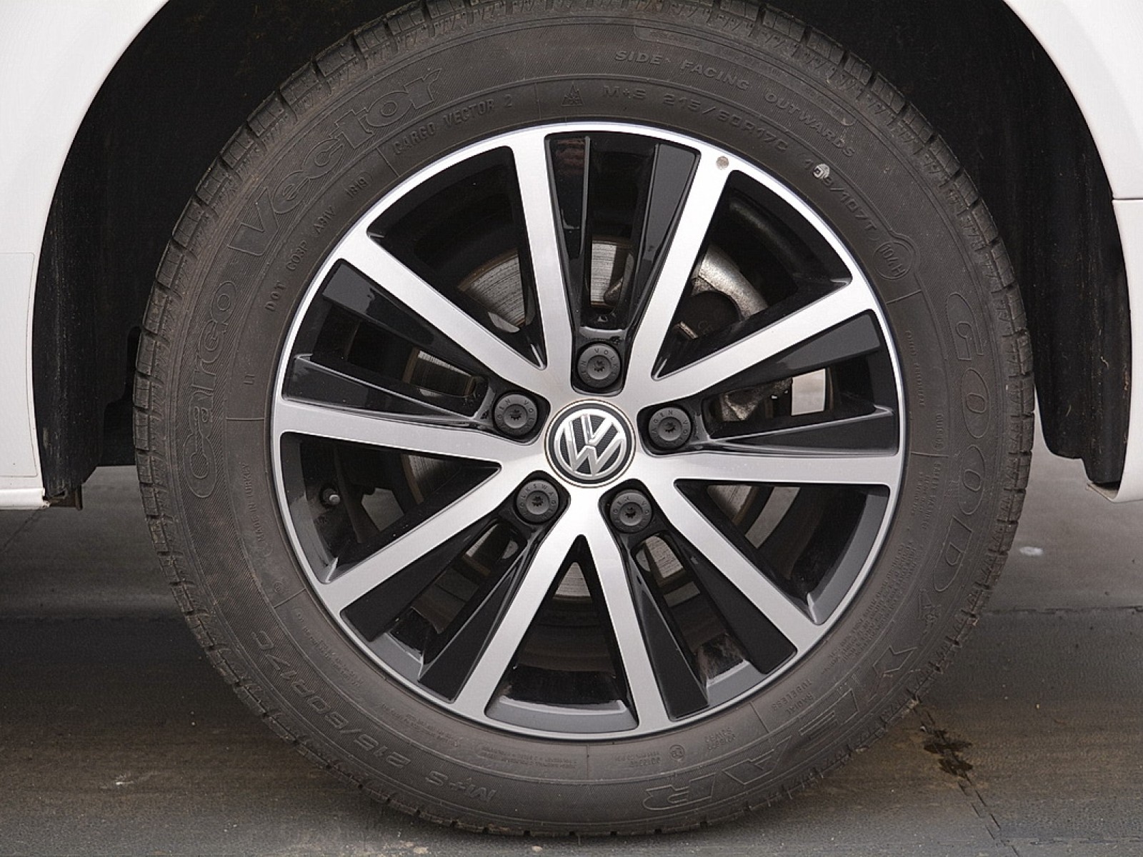VOLKSWAGEN - CALIFORNIA 6.1 - #175290 - 2