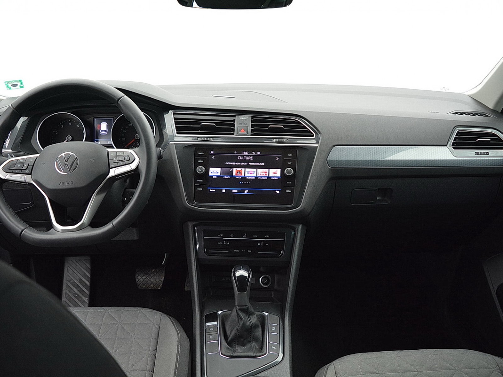 VOLKSWAGEN - TIGUAN - #163318 - 4