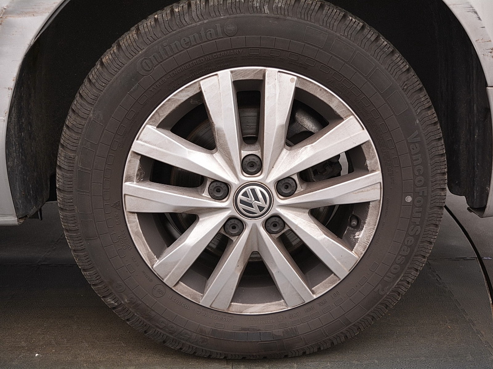 VOLKSWAGEN - CALIFORNIA 6.1 - #175786 - 2