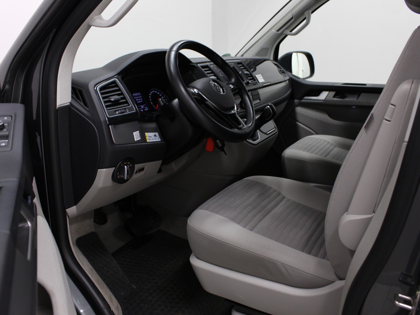 VOLKSWAGEN - CALIFORNIA - #175814 - 4