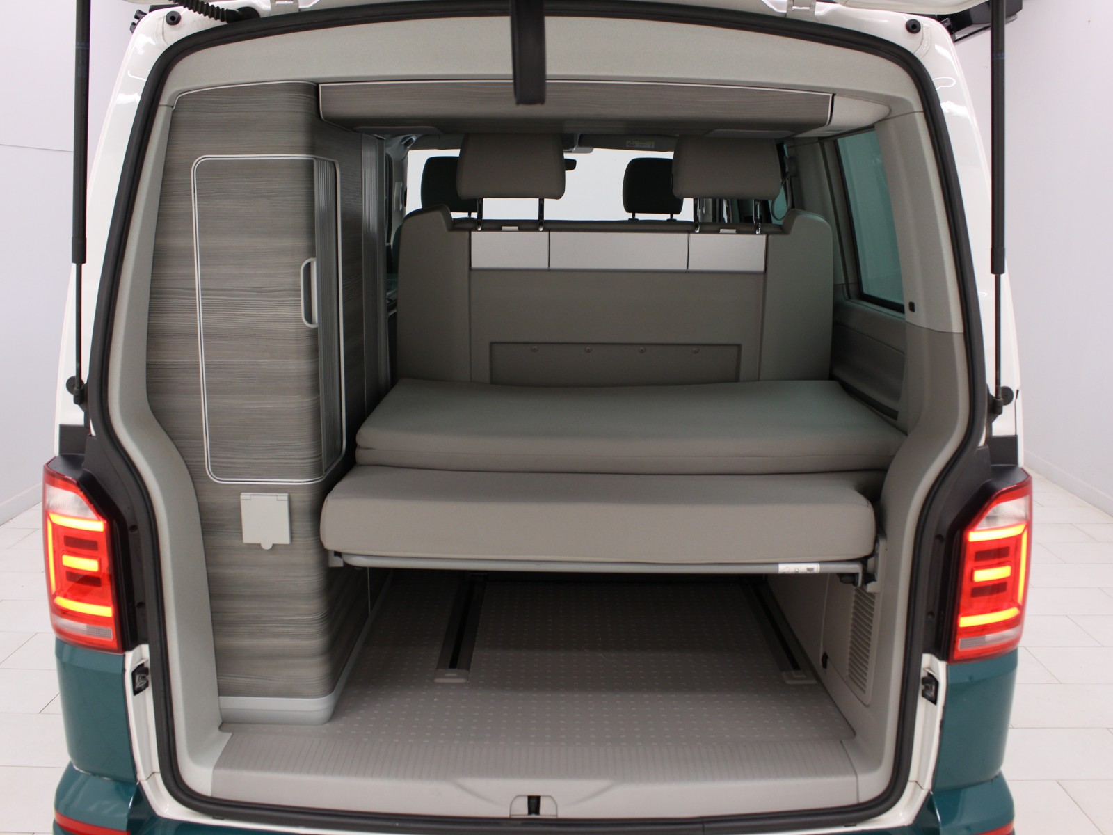 VOLKSWAGEN - CALIFORNIA 6.1 - #175810 - 7
