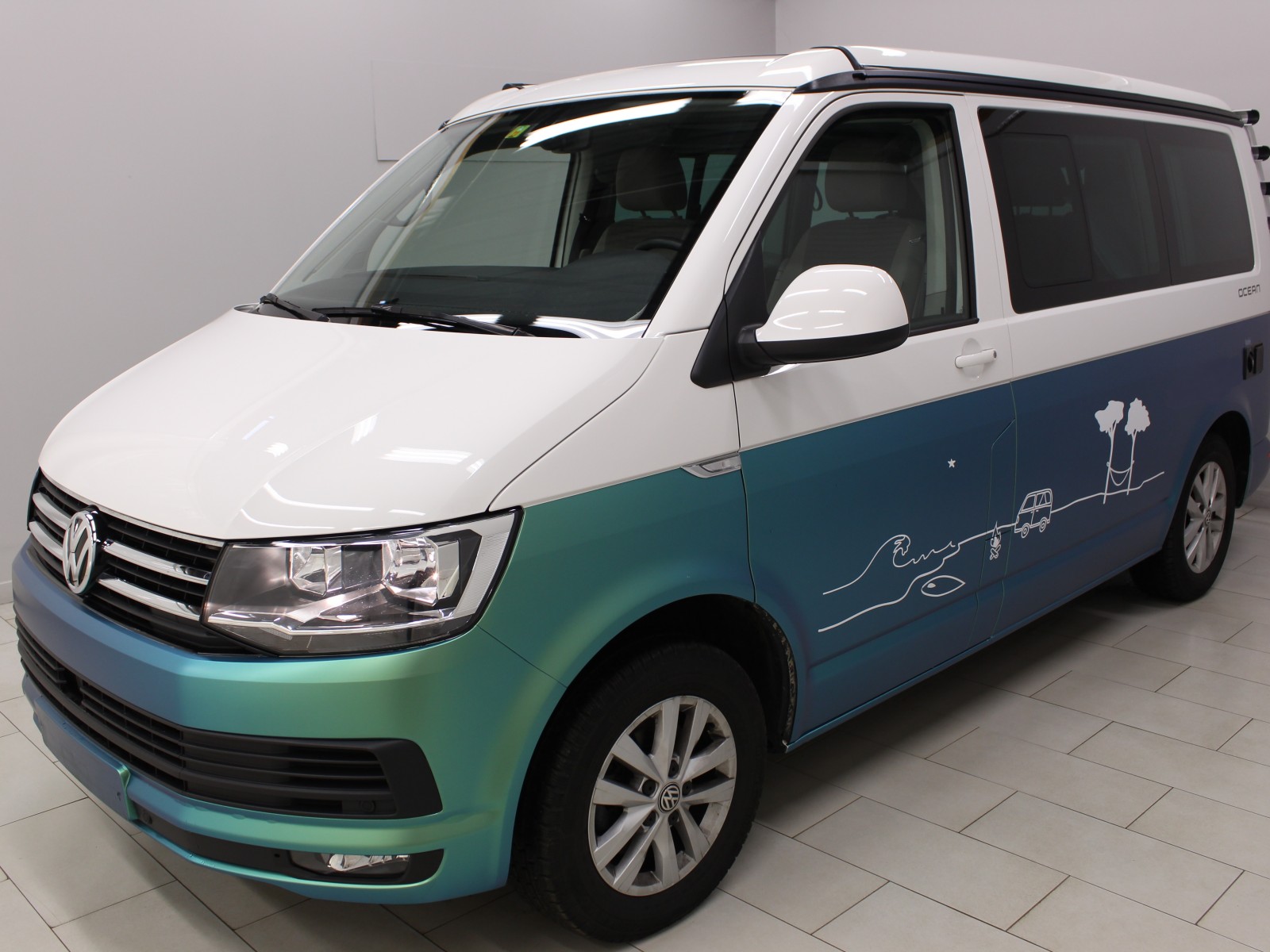 VOLKSWAGEN - CALIFORNIA 6.1 - #175288 - 0