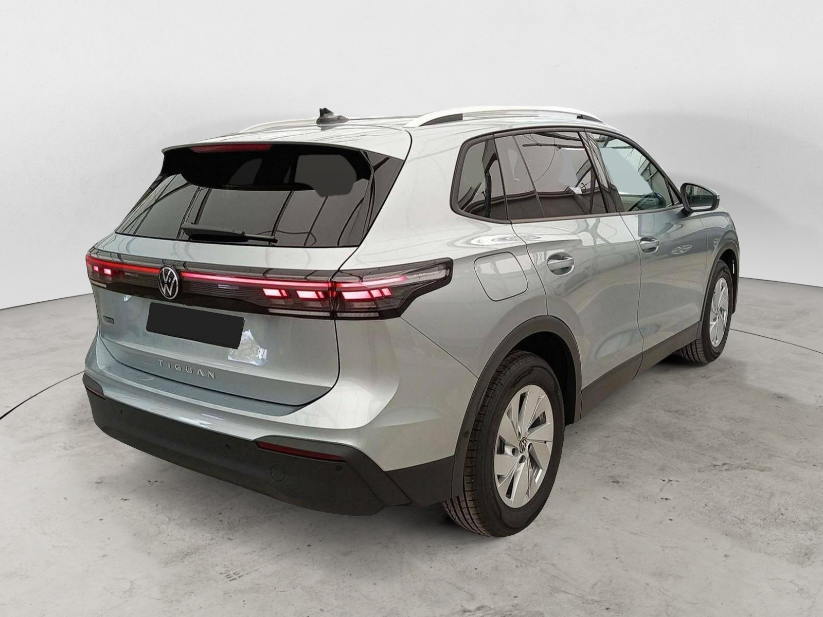 VOLKSWAGEN - TIGUAN - #727824 - 2