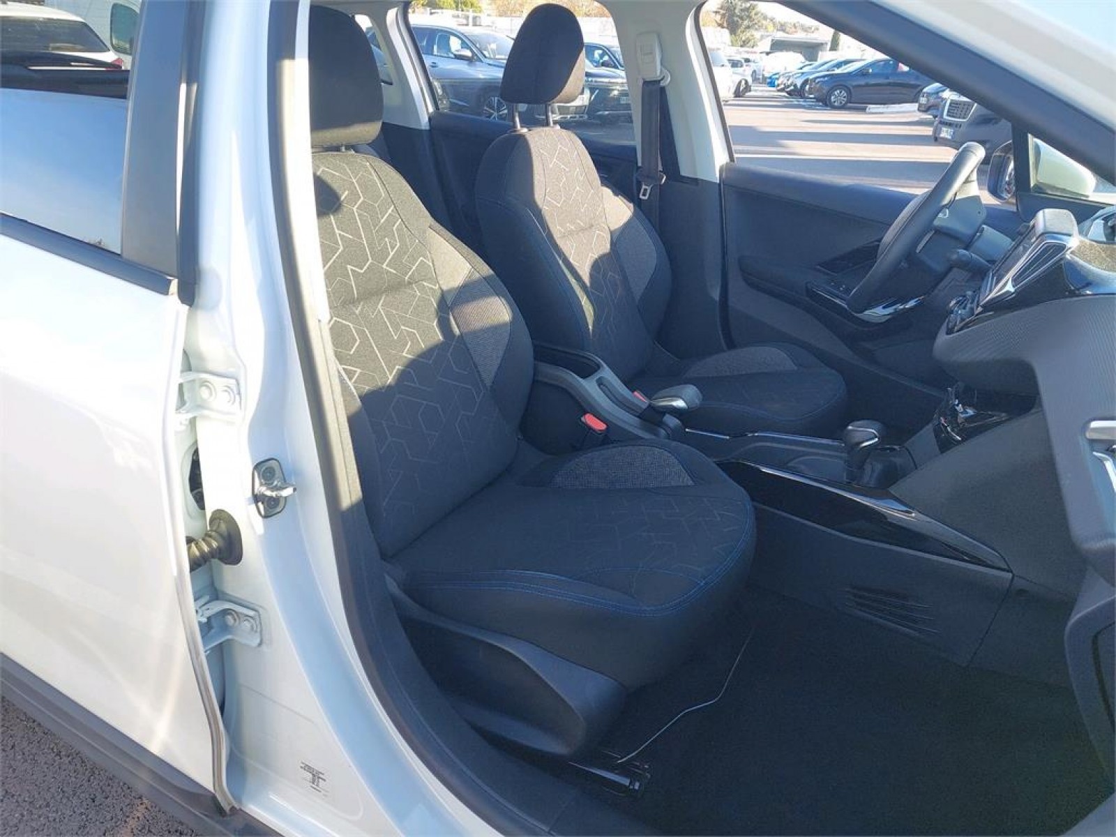 PEUGEOT - 2008 - #176773 - 2