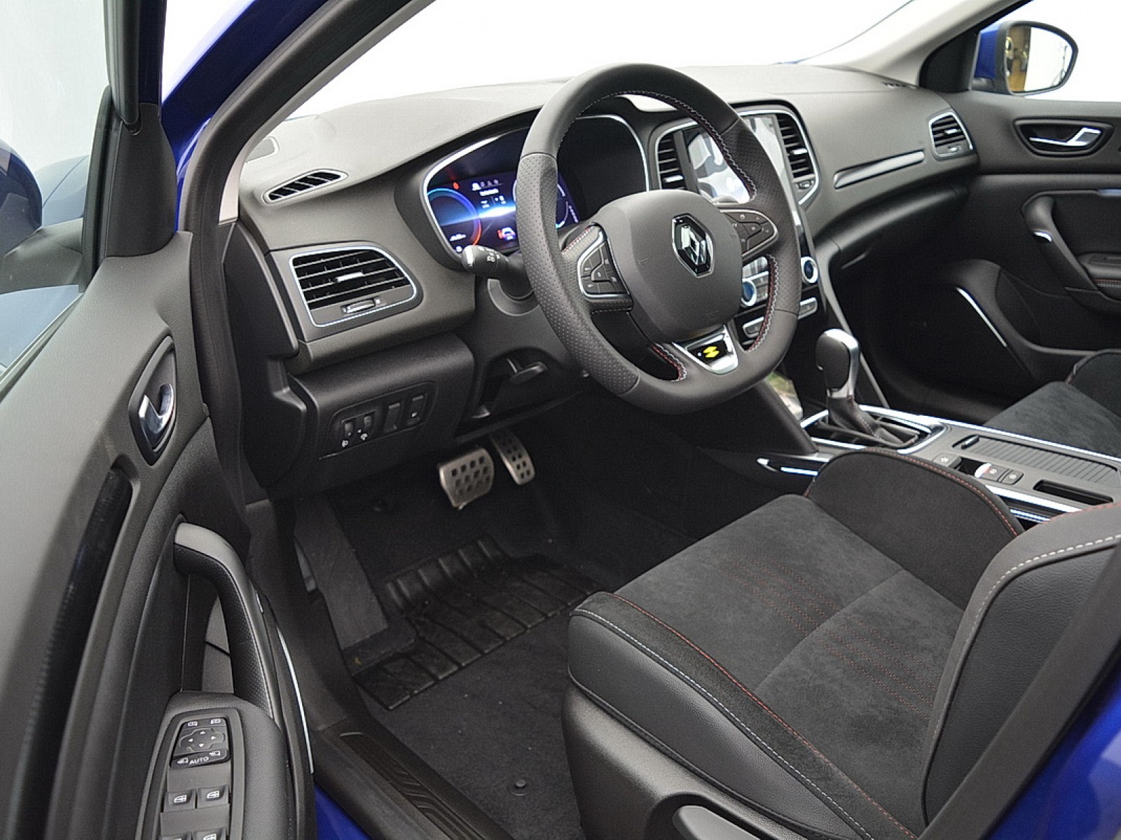 RENAULT - MEGANE IV BERLINE - #176693 - 3