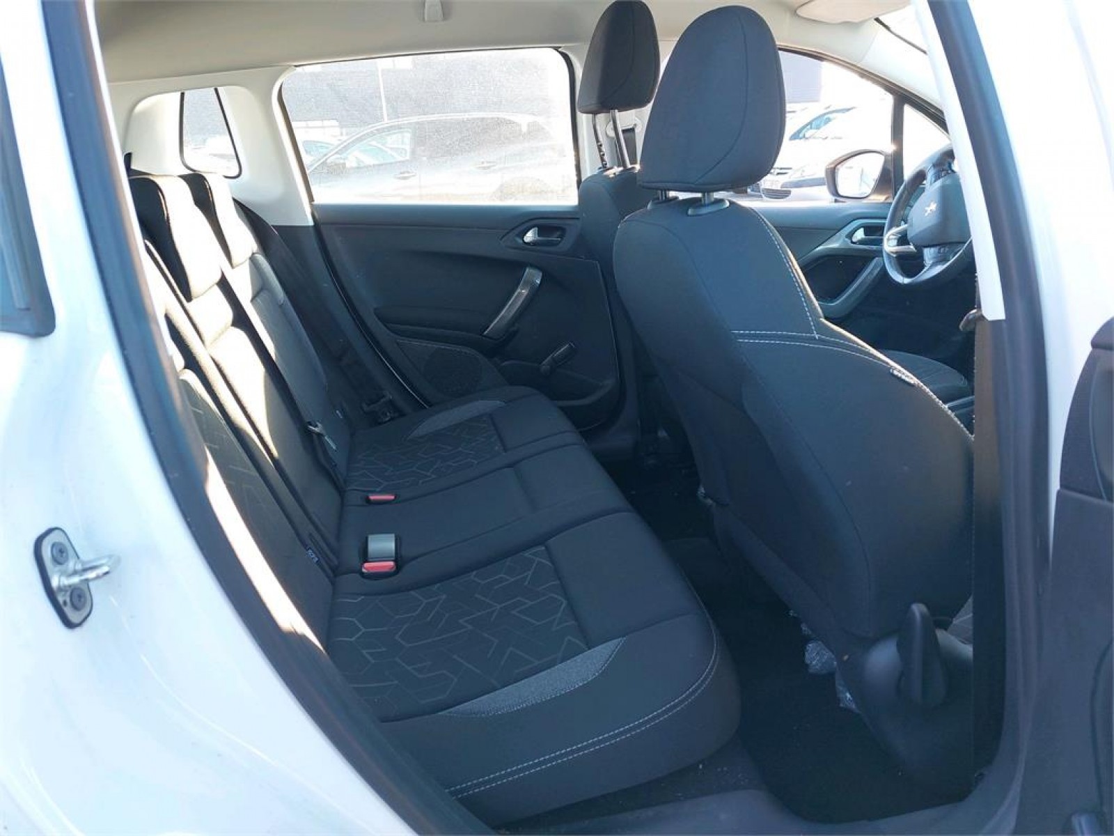 PEUGEOT - 2008 BUSINESS - #177097 - 3