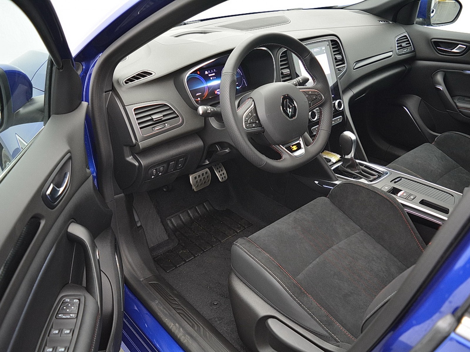 RENAULT - MEGANE IV BERLINE - #176698 - 3