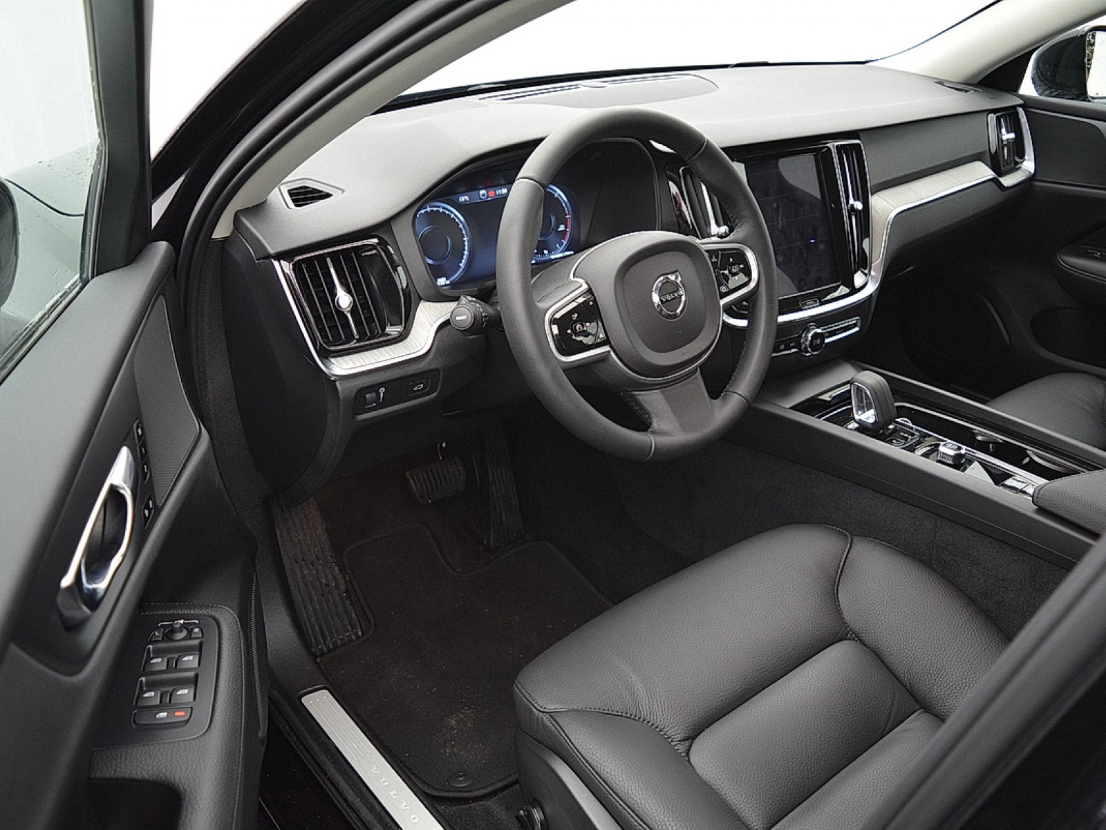 VOLVO - V60 CROSS COUNTRY - #173042 - 3