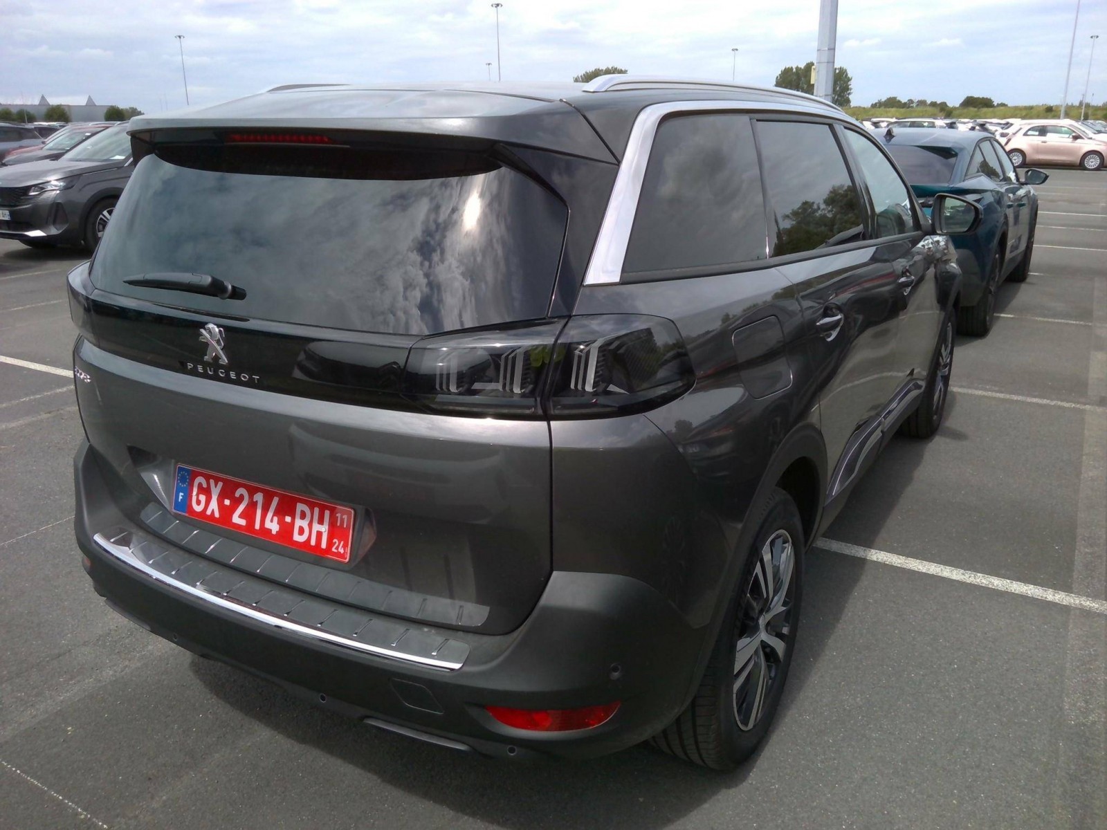 PEUGEOT - 5008 - #744596 - 2