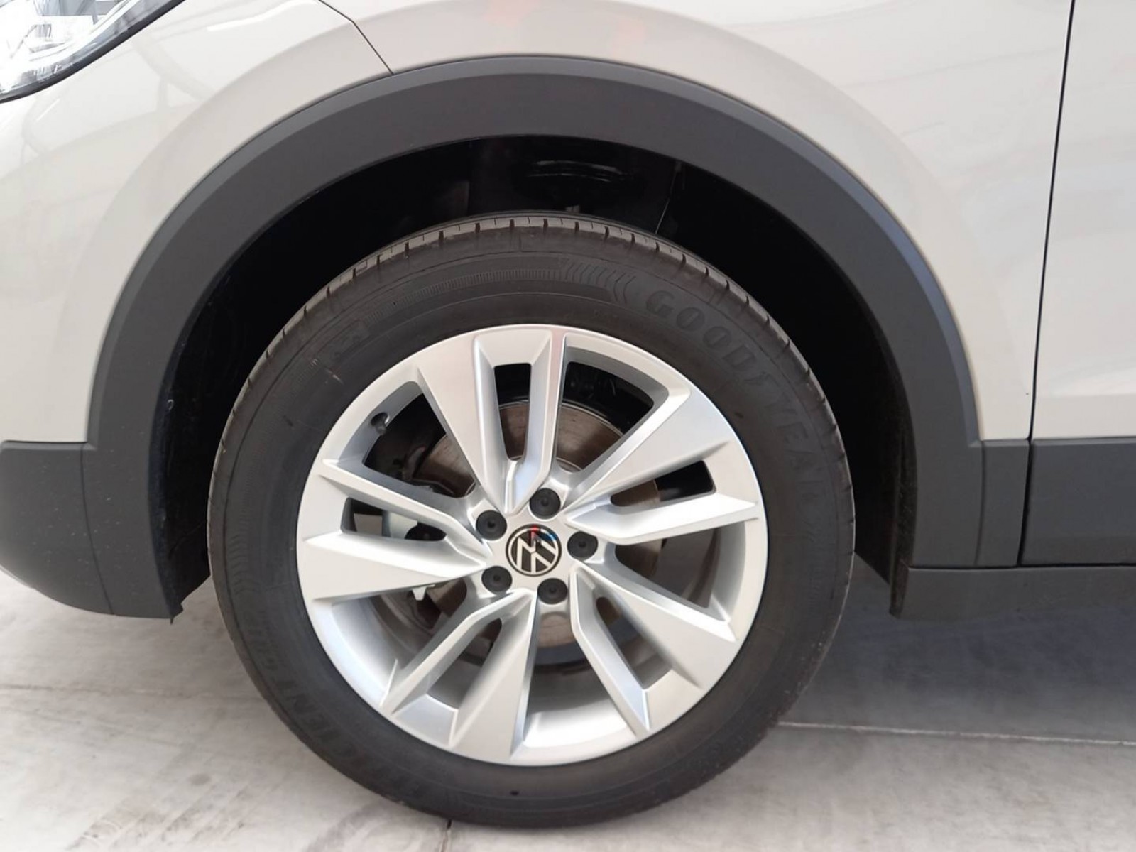 VOLKSWAGEN - T-CROSS - #695027 - 6