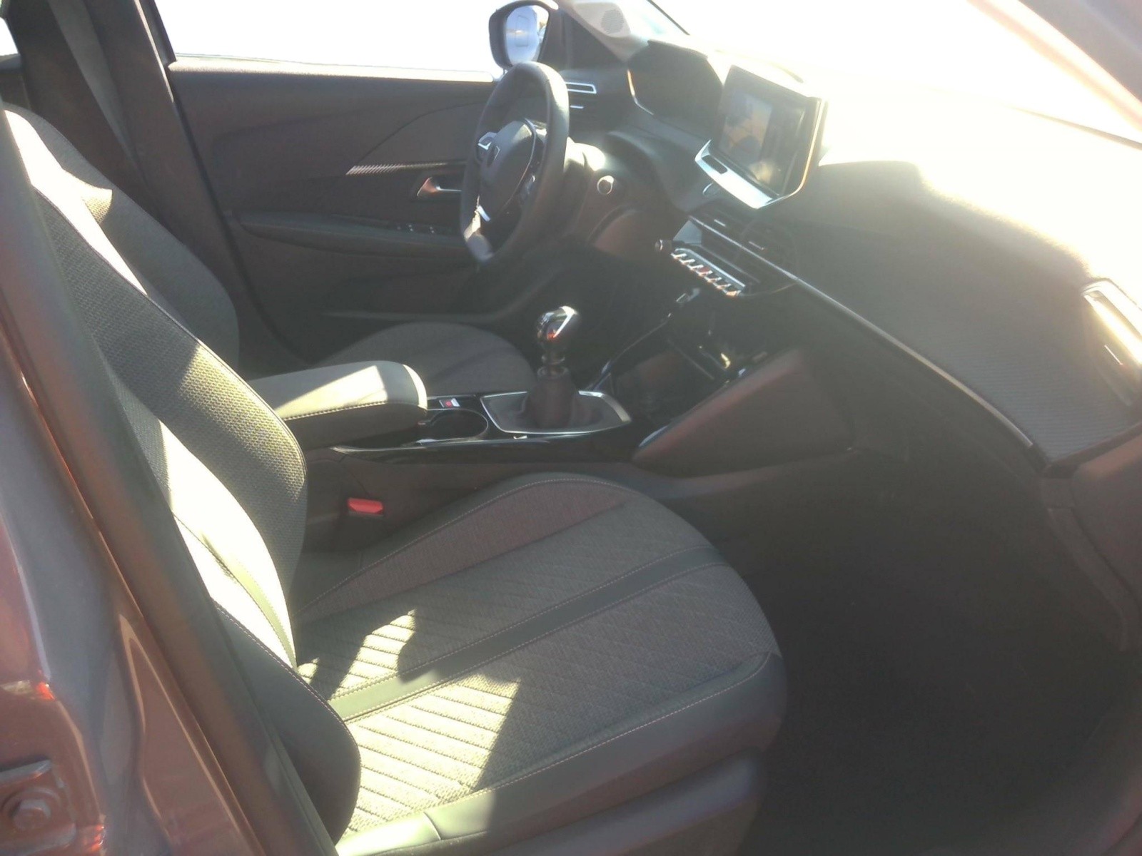 PEUGEOT - 208 - #744571 - 3