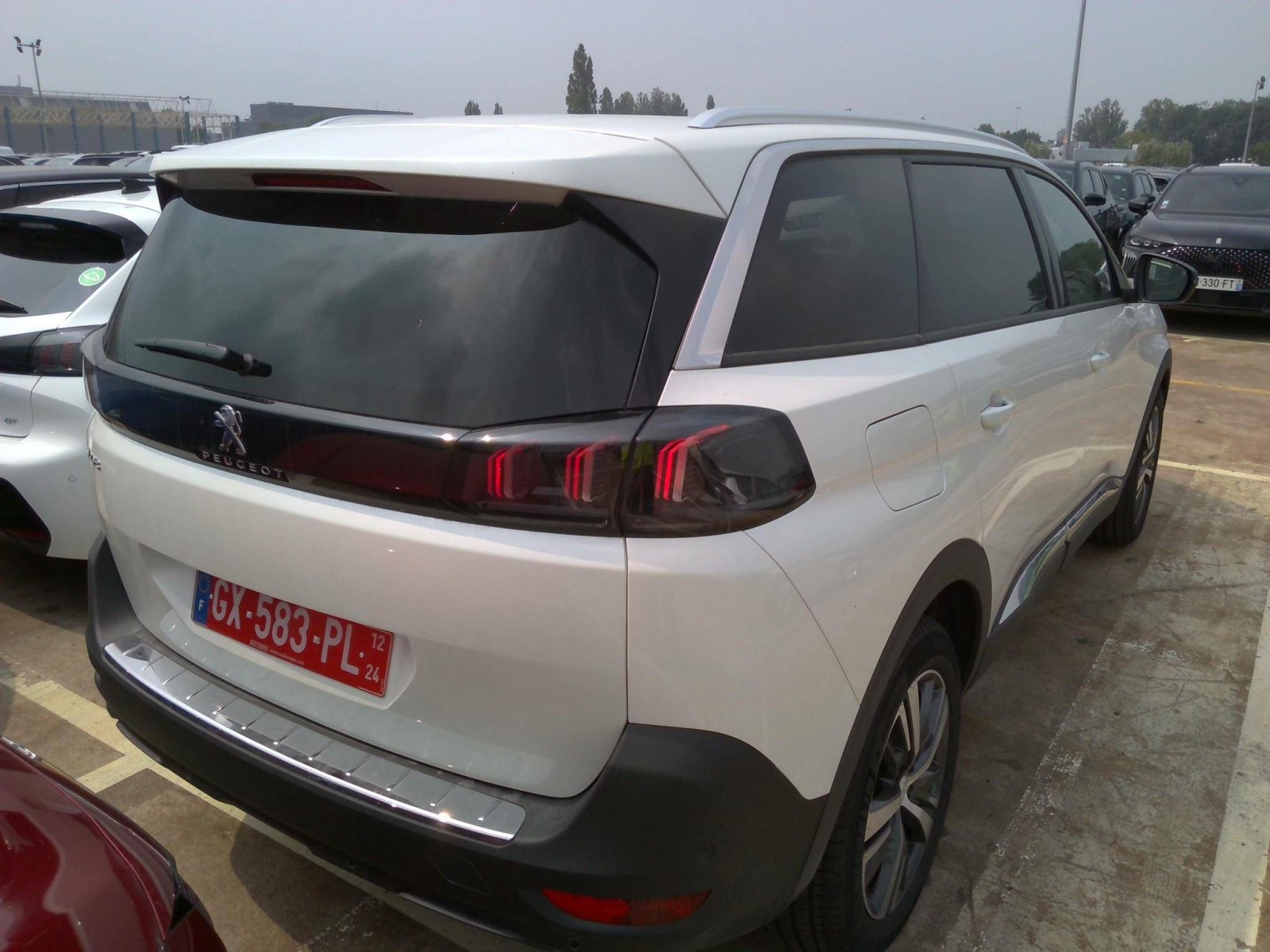 PEUGEOT - 5008 - #744597 - 1