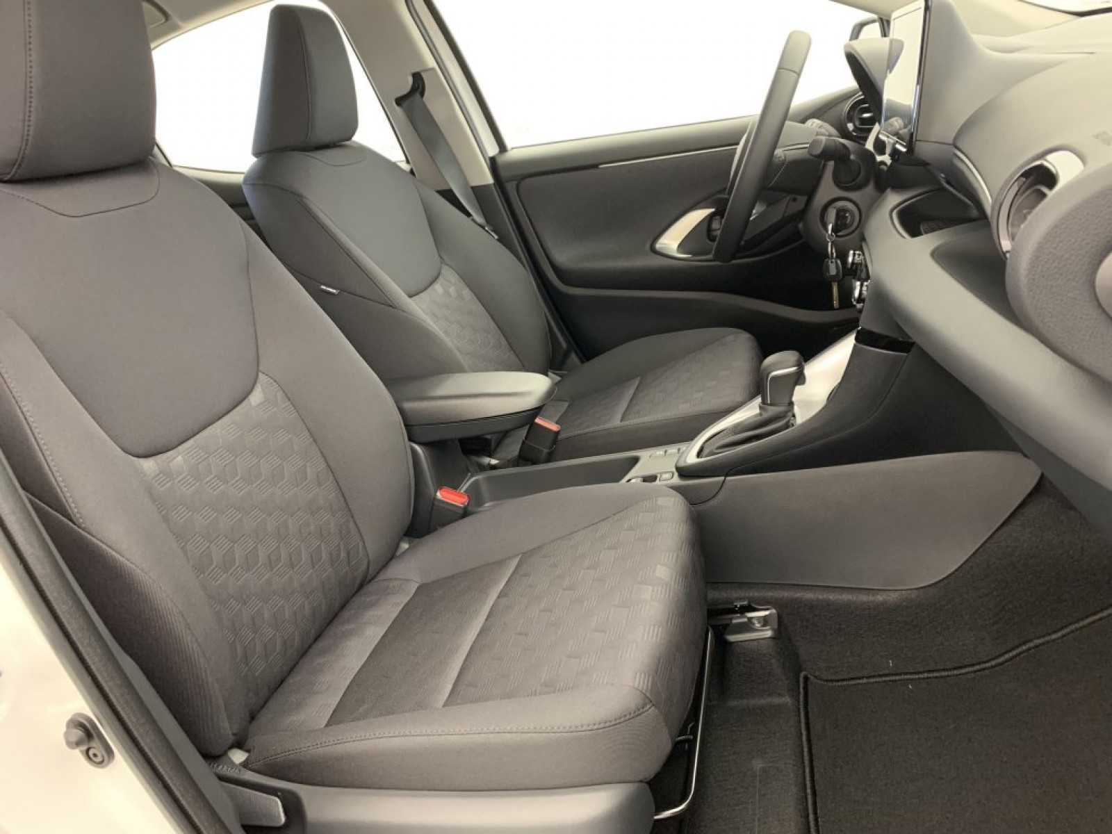 TOYOTA - YARIS HYBRIDE - #734266 - 12