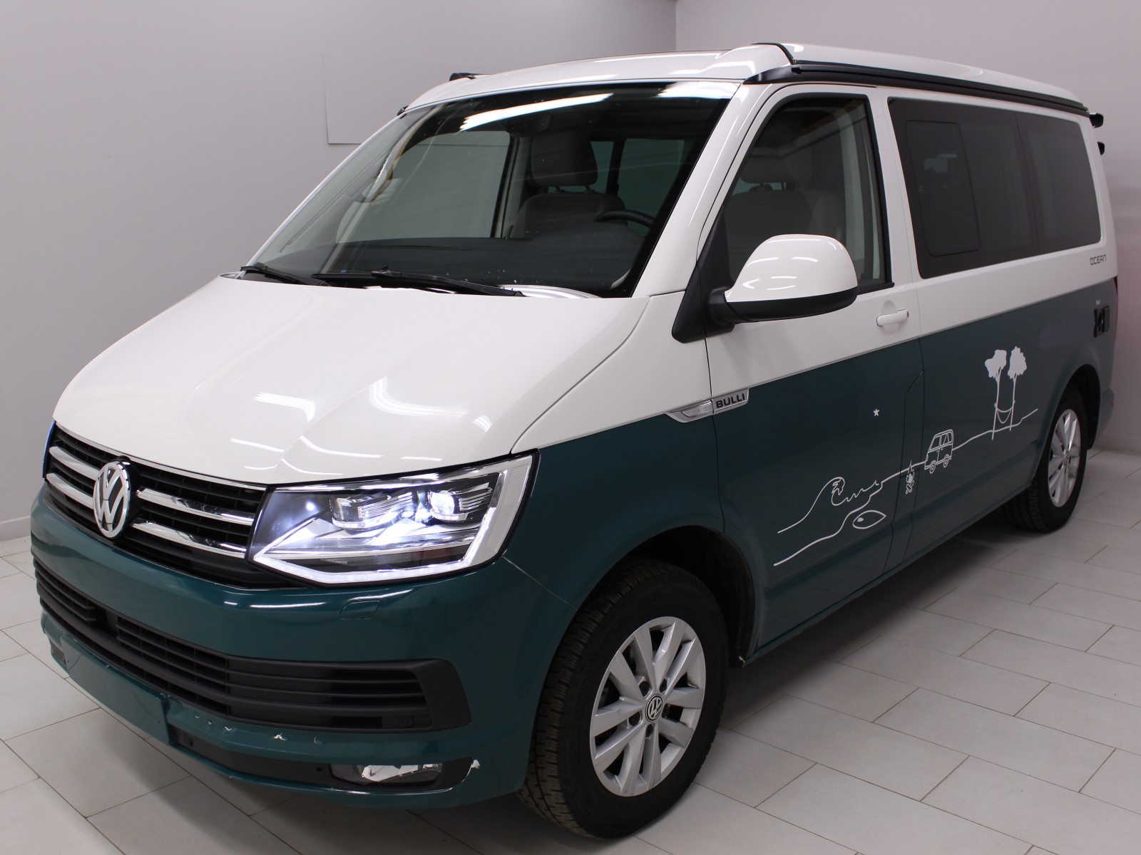VOLKSWAGEN - CALIFORNIA 6.1 - #175810 - 0