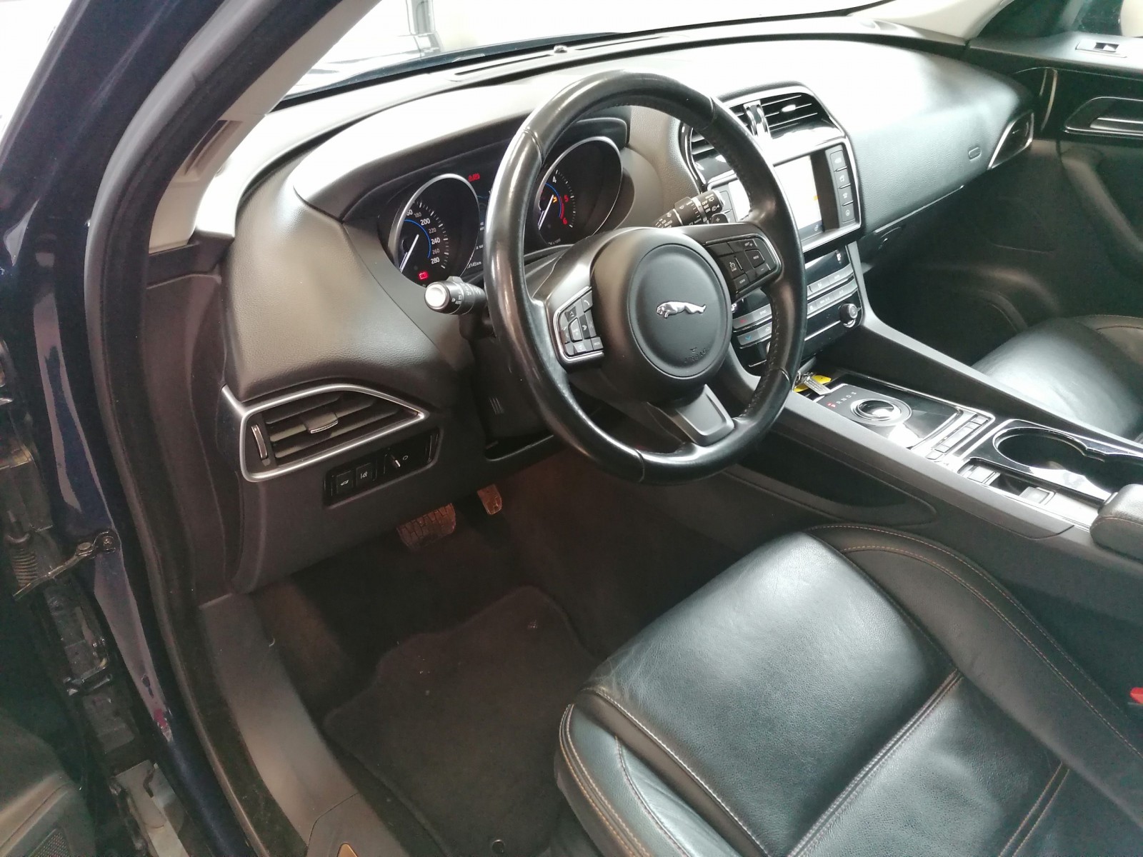 JAGUAR - F-PACE - #177985 - 5
