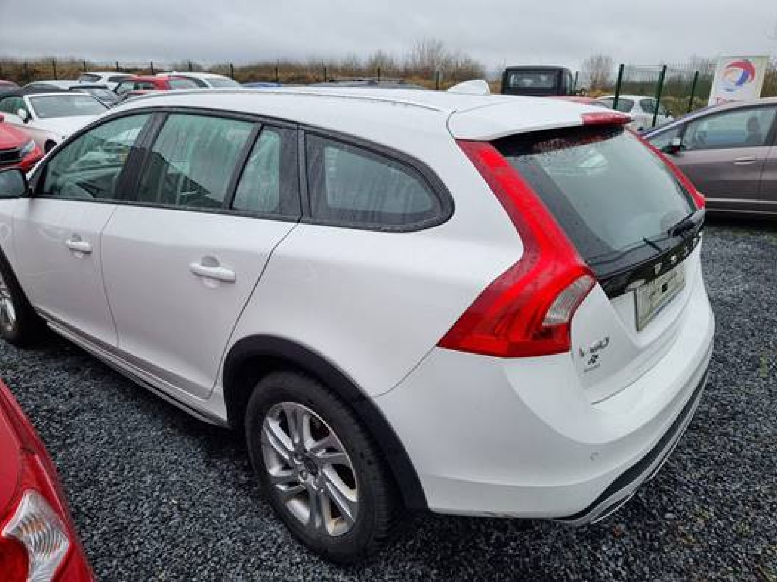 VOLVO - V60 CROSS COUNTRY - #177987 - 1
